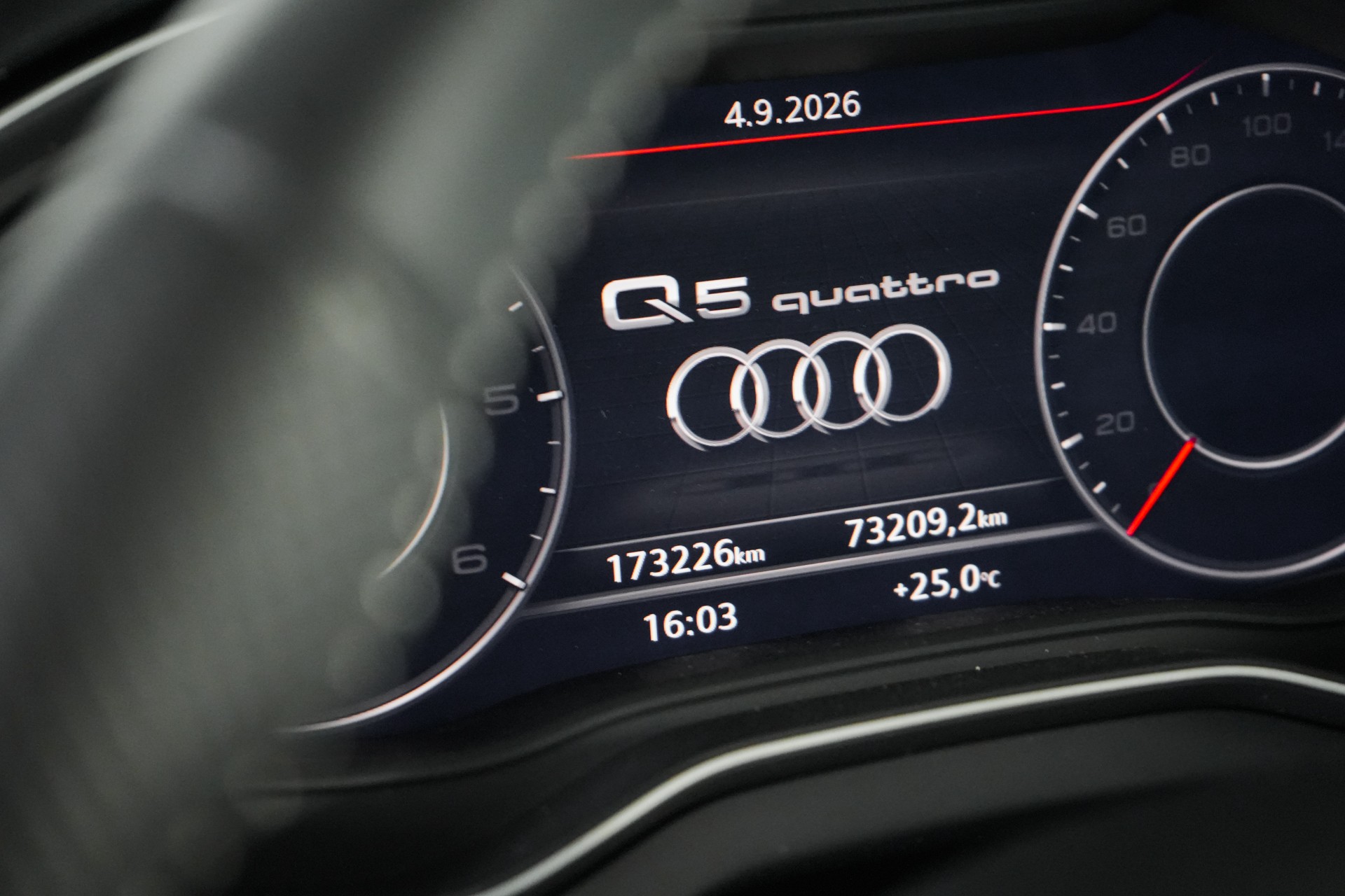 AUDI Q5 40 TDI sport quattro S-tronic-image-12