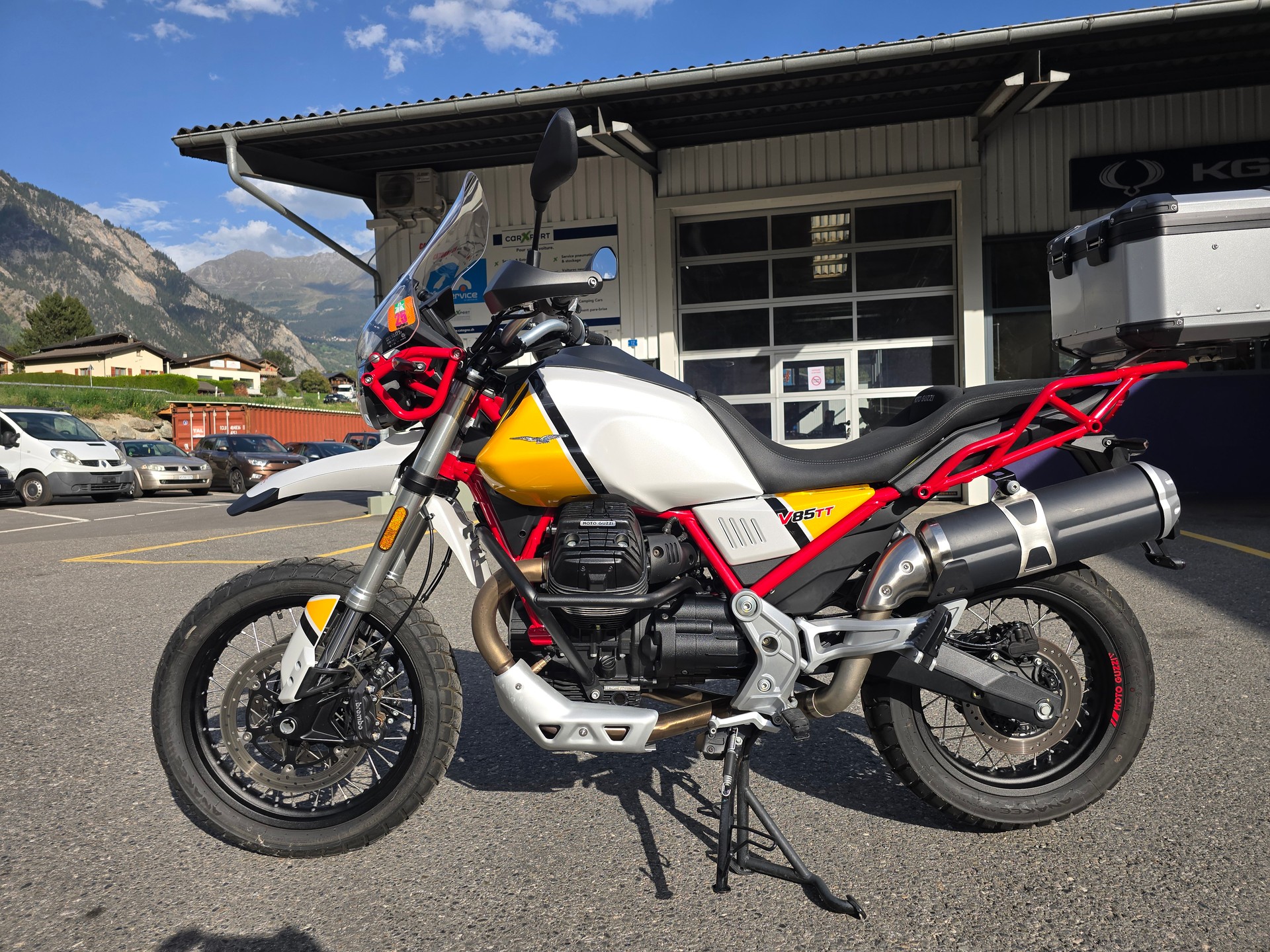 MOTO GUZZI V85 TT 850 Premium Graphics ABS