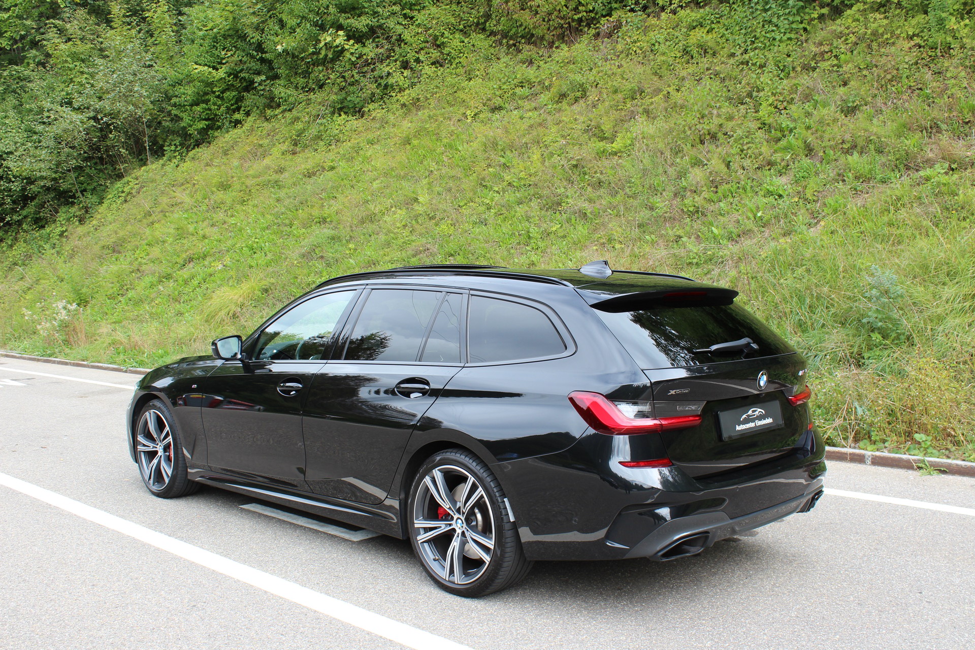 BMW M340i xDrive 48V Touring Steptronic-image-1