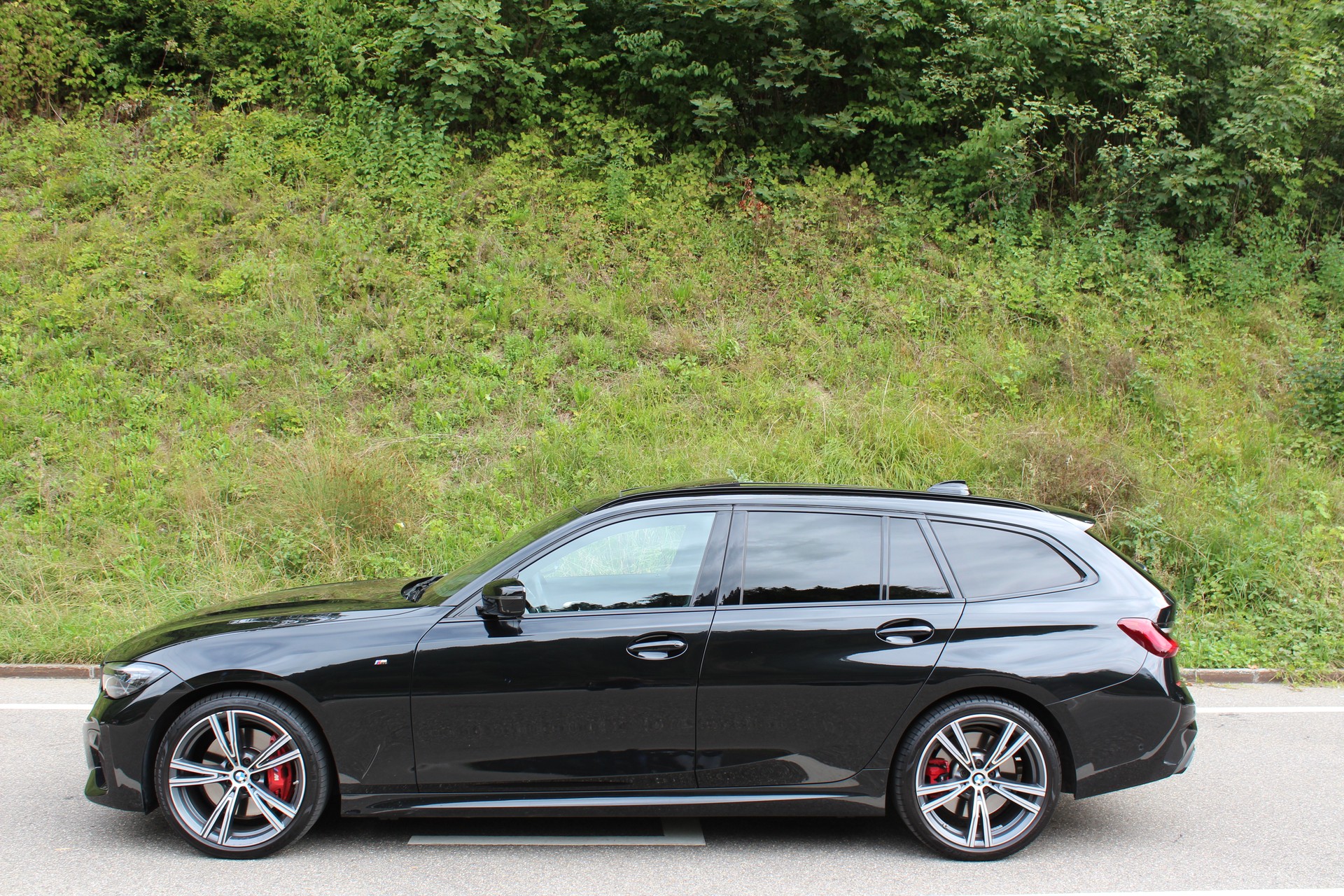 BMW M340i xDrive 48V Touring Steptronic-image-2