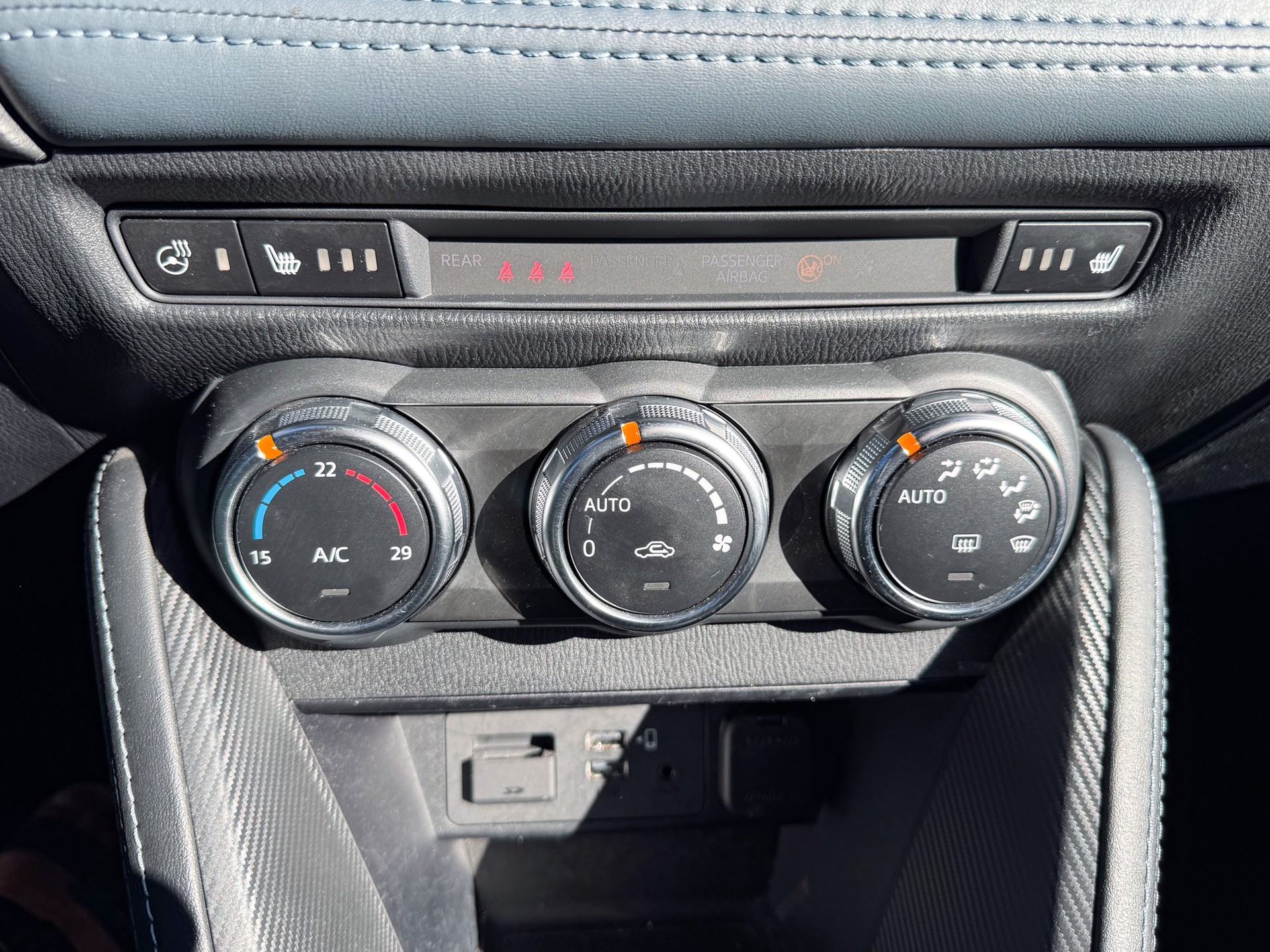 MAZDA SKYACTIV-G 90 Mild Hybrid Revolution-image-11