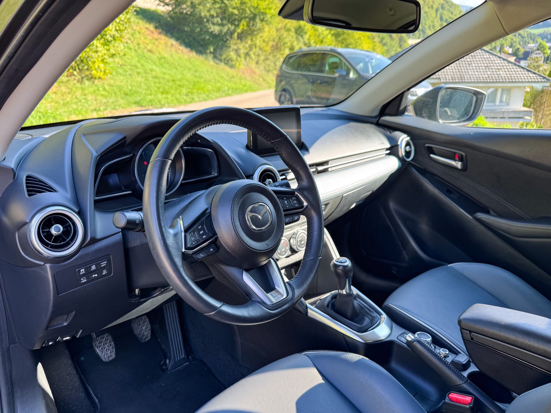 MAZDA SKYACTIV-G 90 Mild Hybrid Revolution-image-9