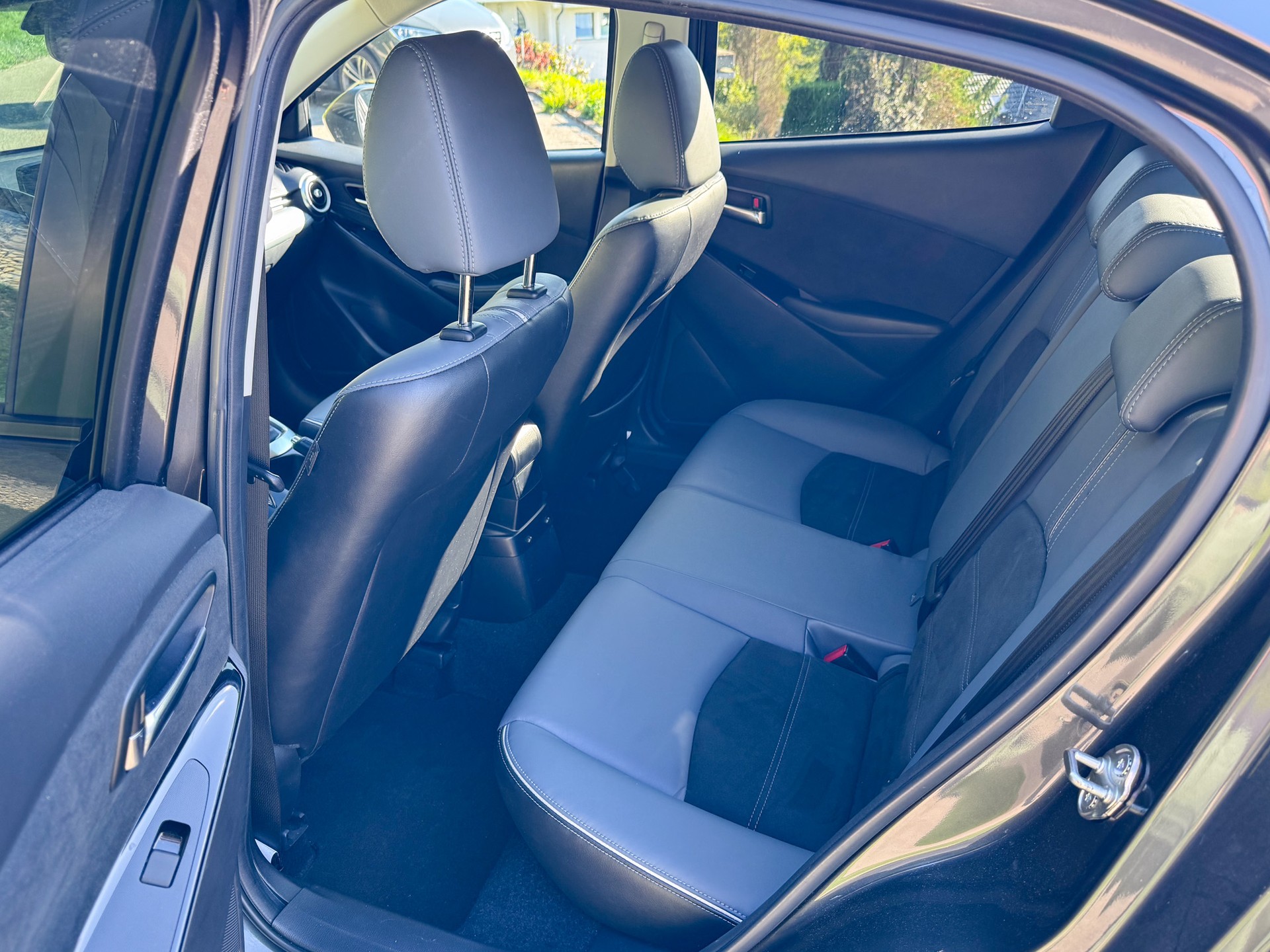 MAZDA SKYACTIV-G 90 Mild Hybrid Revolution-image-7