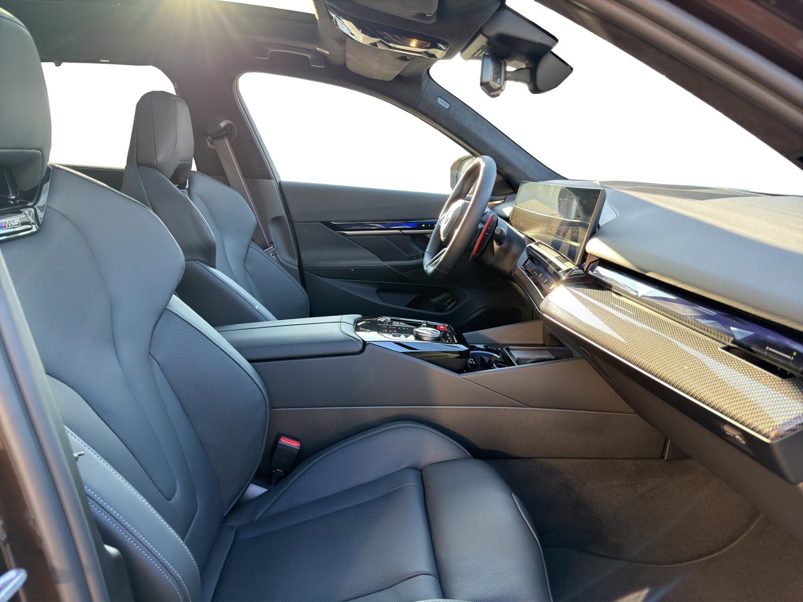BMW M5 Touring-image-14