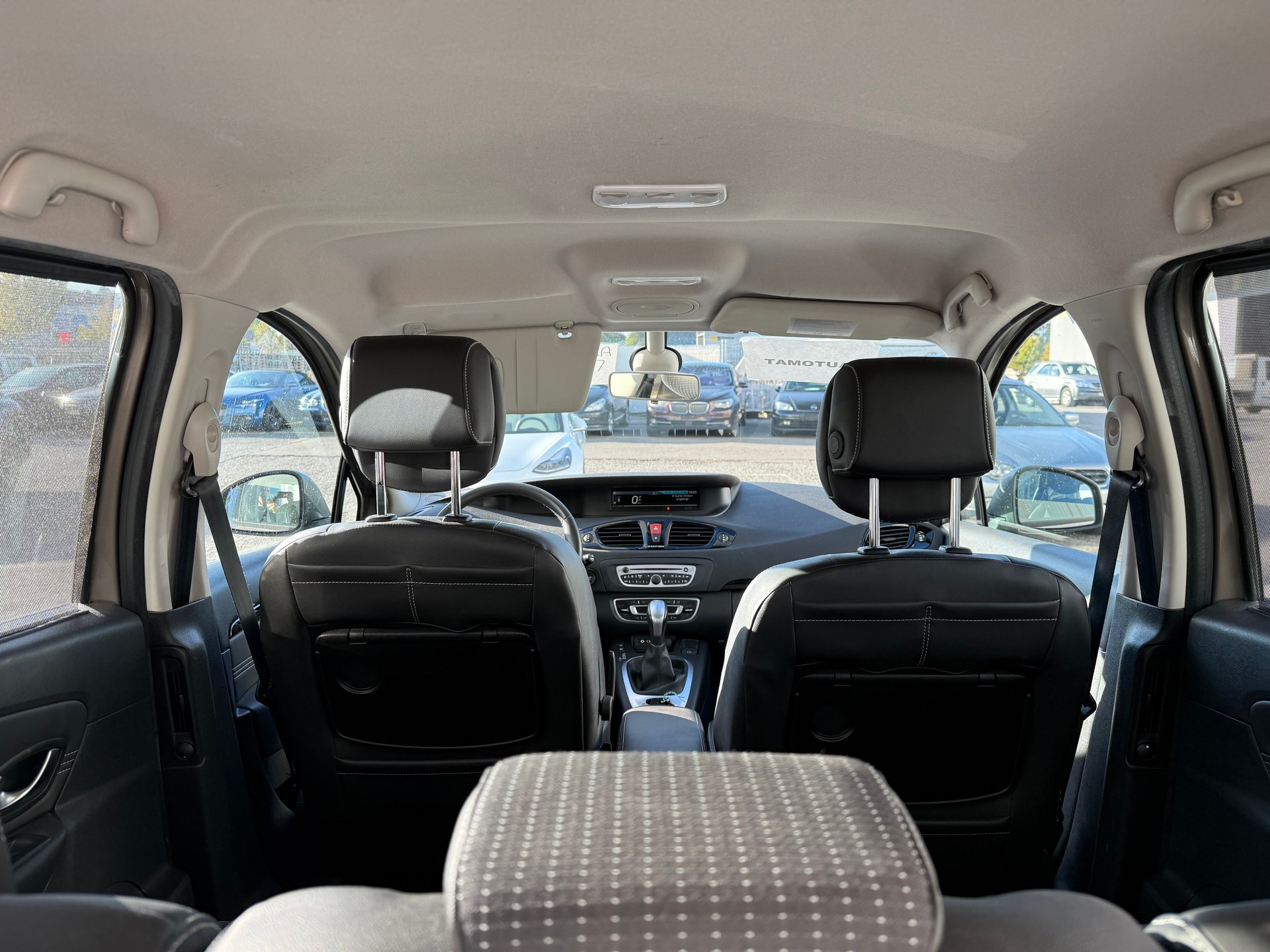 RENAULT Scénic 2.0 16V Privilège X-Tronic CVT-image-11