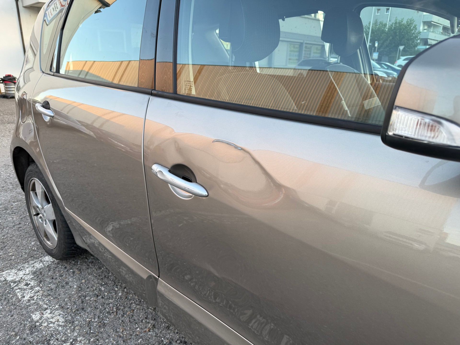 RENAULT Scénic 2.0 16V Privilège X-Tronic CVT-image-12