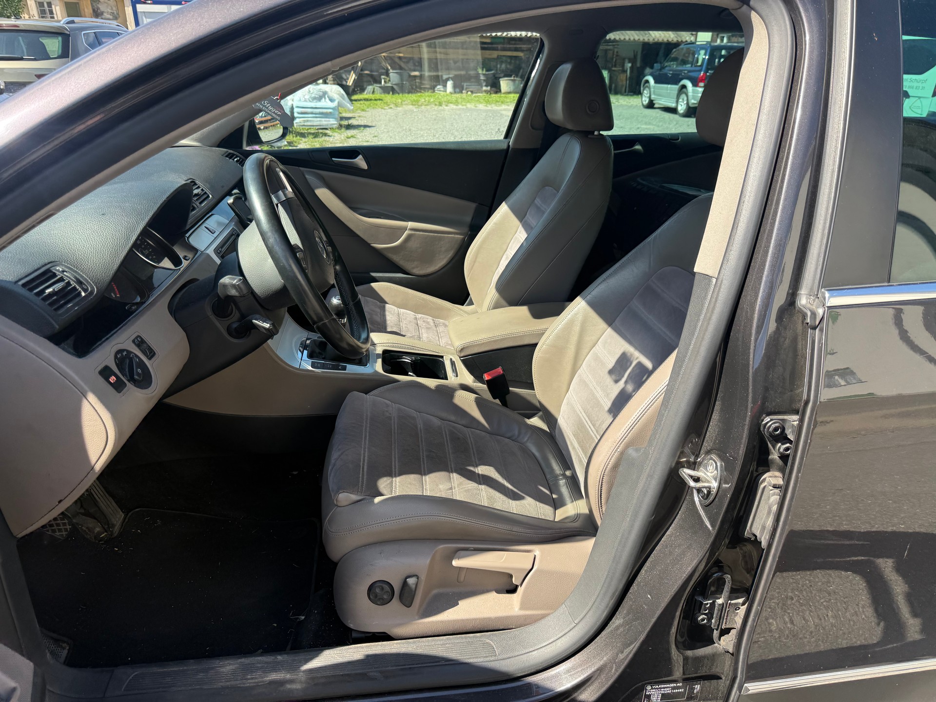 VW Passat Variant 2.0T FSI Highline-image-5