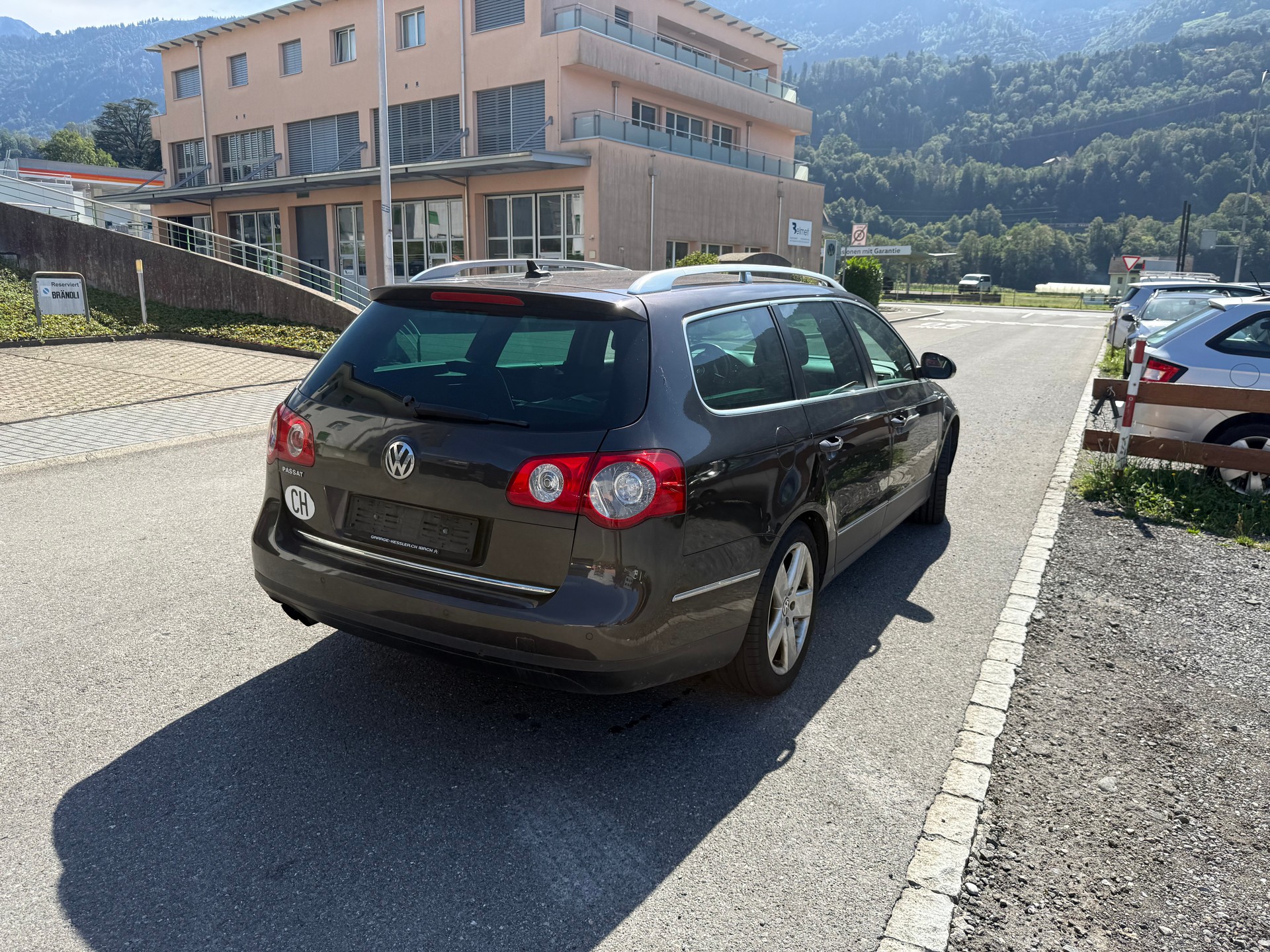 VW Passat Variant 2.0T FSI Highline-image-3
