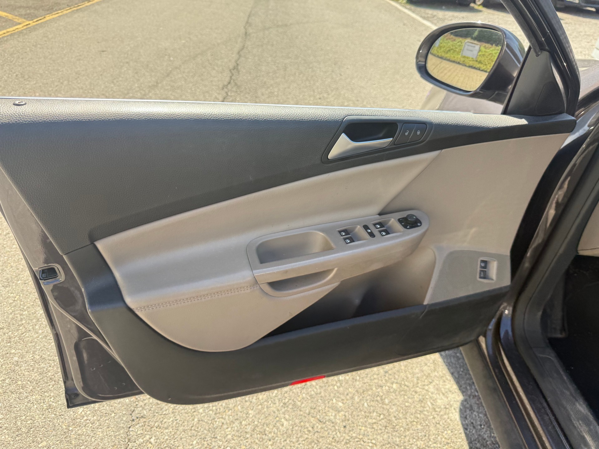 VW Passat Variant 2.0T FSI Highline-image-12