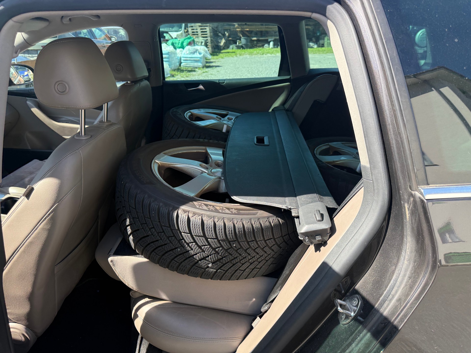 VW Passat Variant 2.0T FSI Highline-image-4