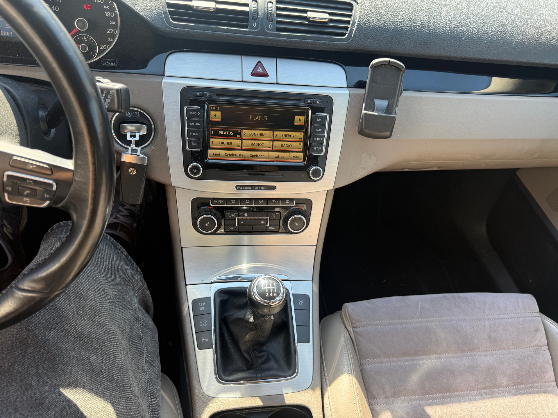 VW Passat Variant 2.0T FSI Highline-image-7