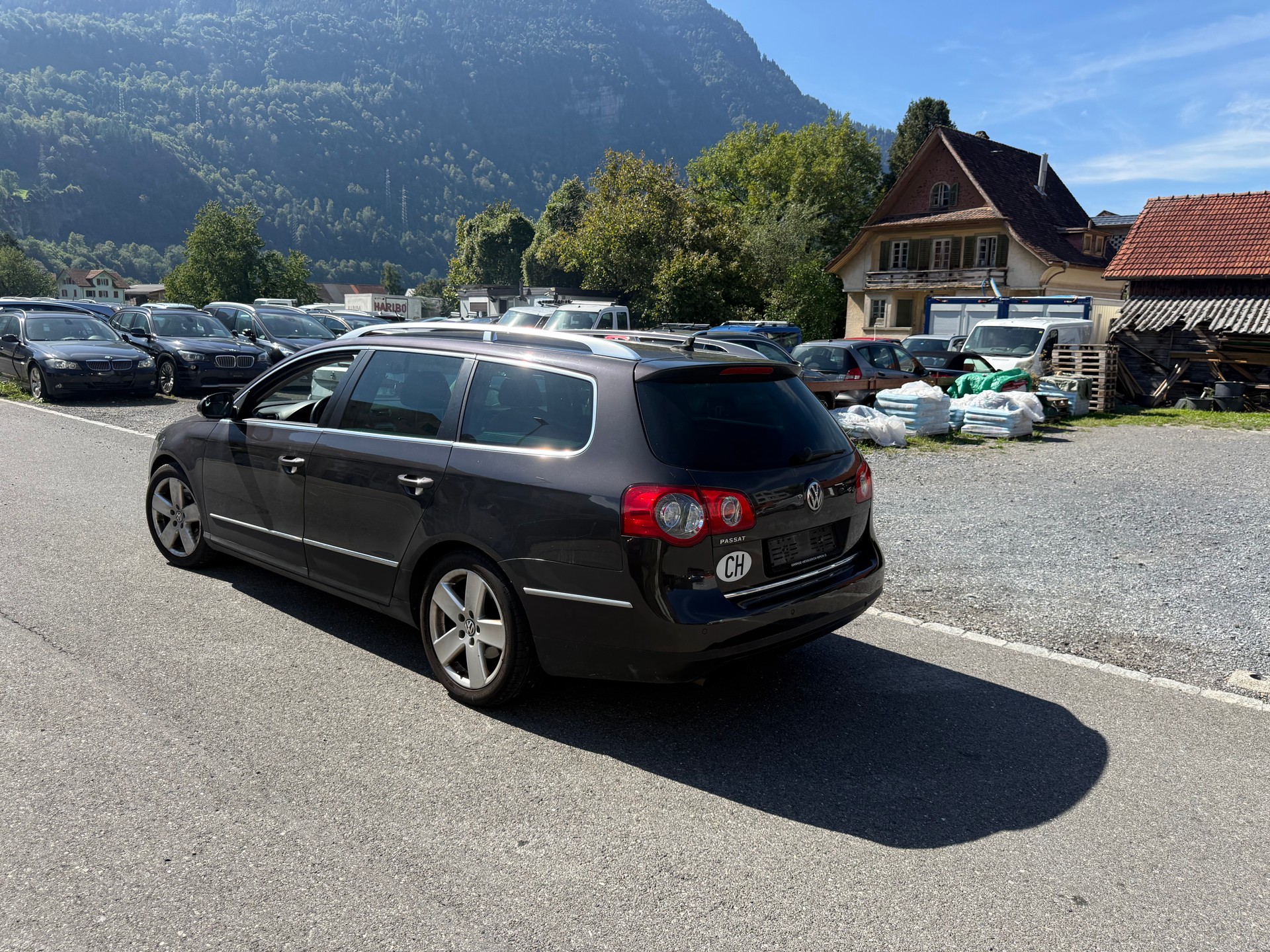VW Passat Variant 2.0T FSI Highline-image-2
