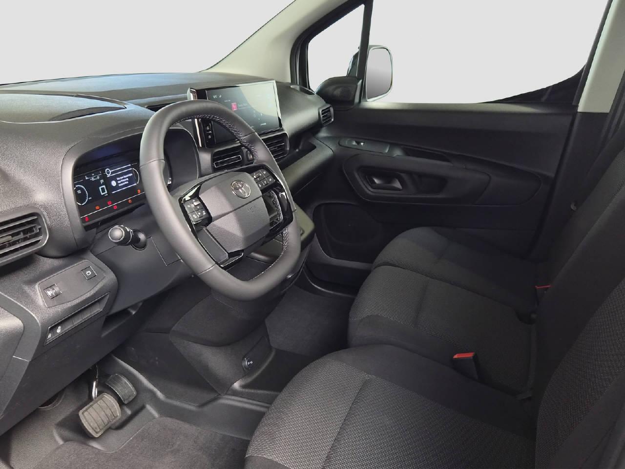 TOYOTA PROACE CITY Van L1 1.5 D Active-image-12