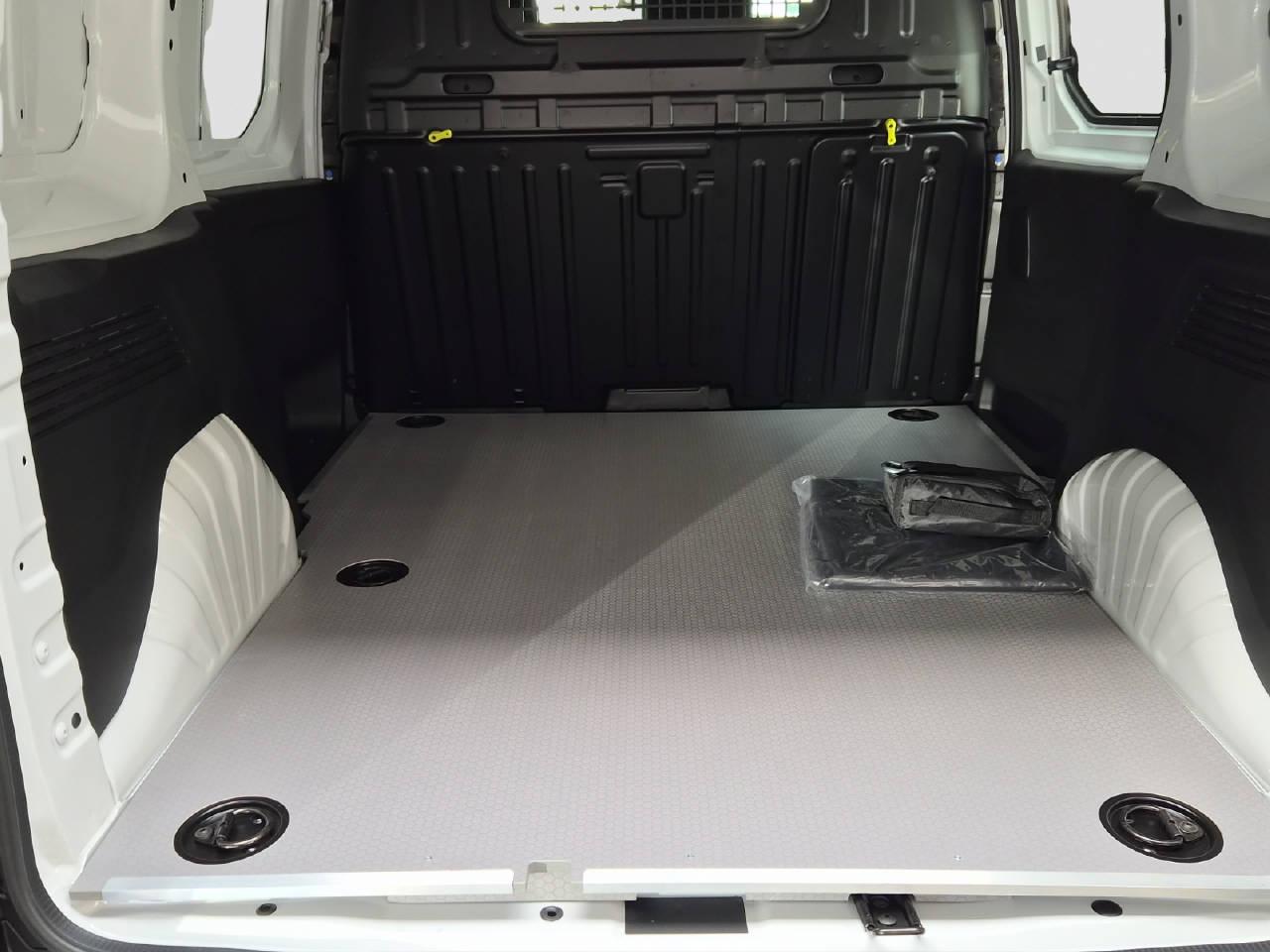 TOYOTA PROACE CITY Van L1 1.5 D Active-image-11