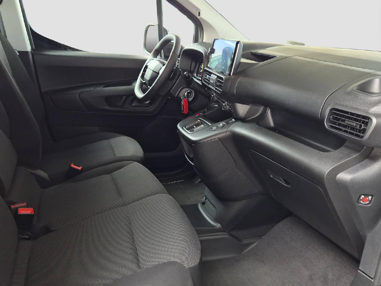 TOYOTA PROACE CITY Van L1 1.5 D Active-image-16