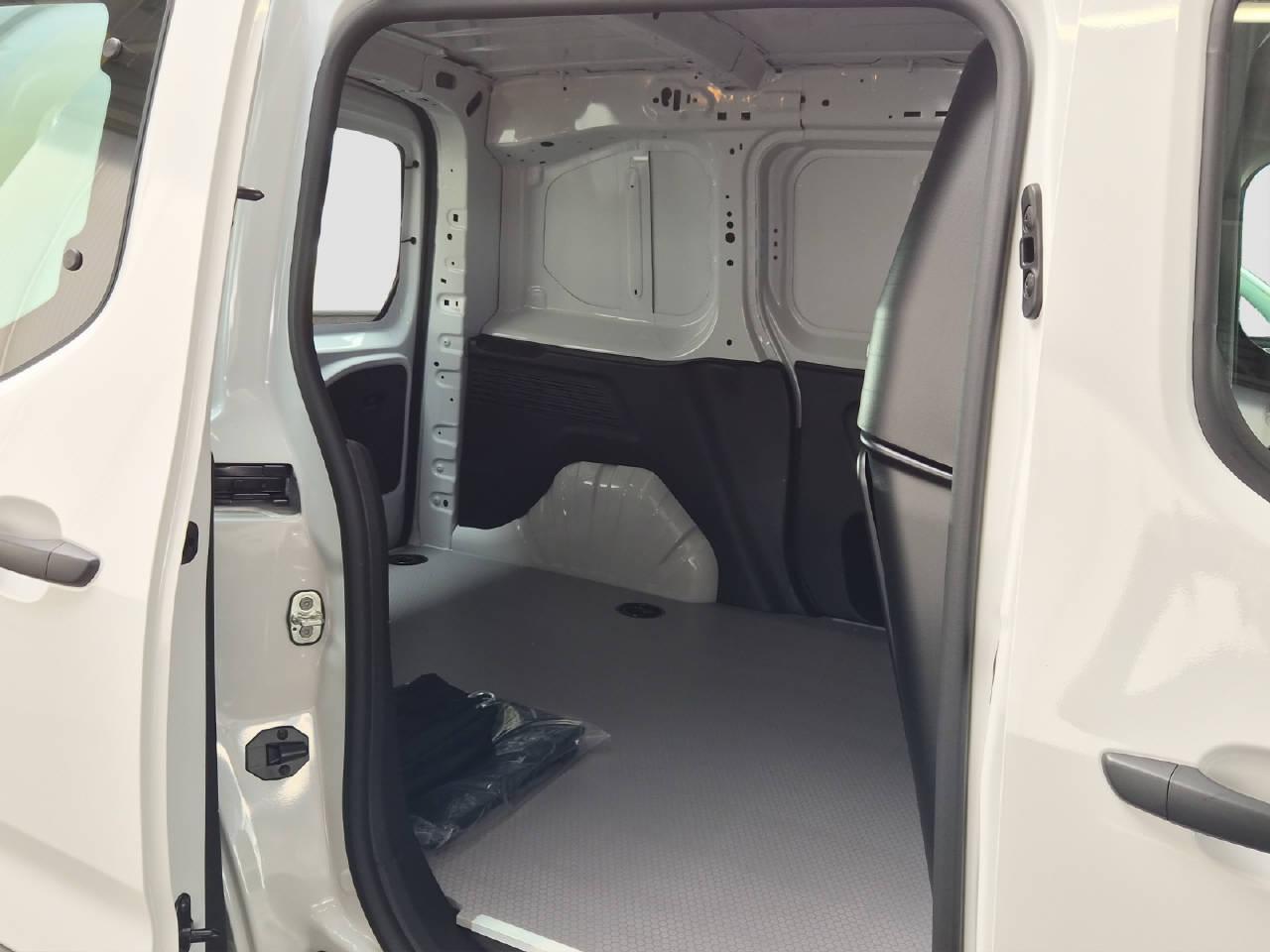 TOYOTA PROACE CITY Van L1 1.5 D Active-image-9