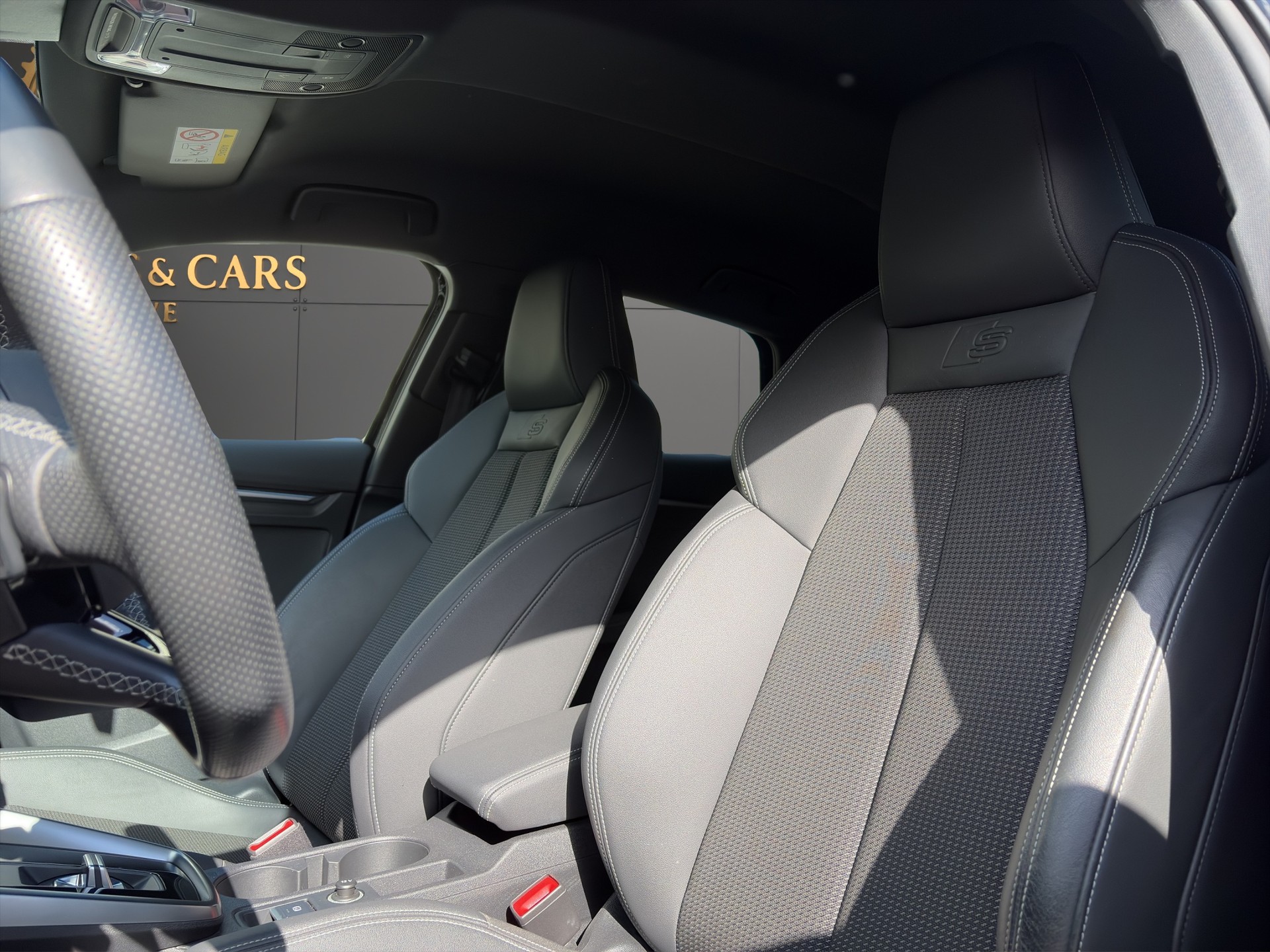AUDI A3 Sportback 35 TFSI S line S-tronic-image-13