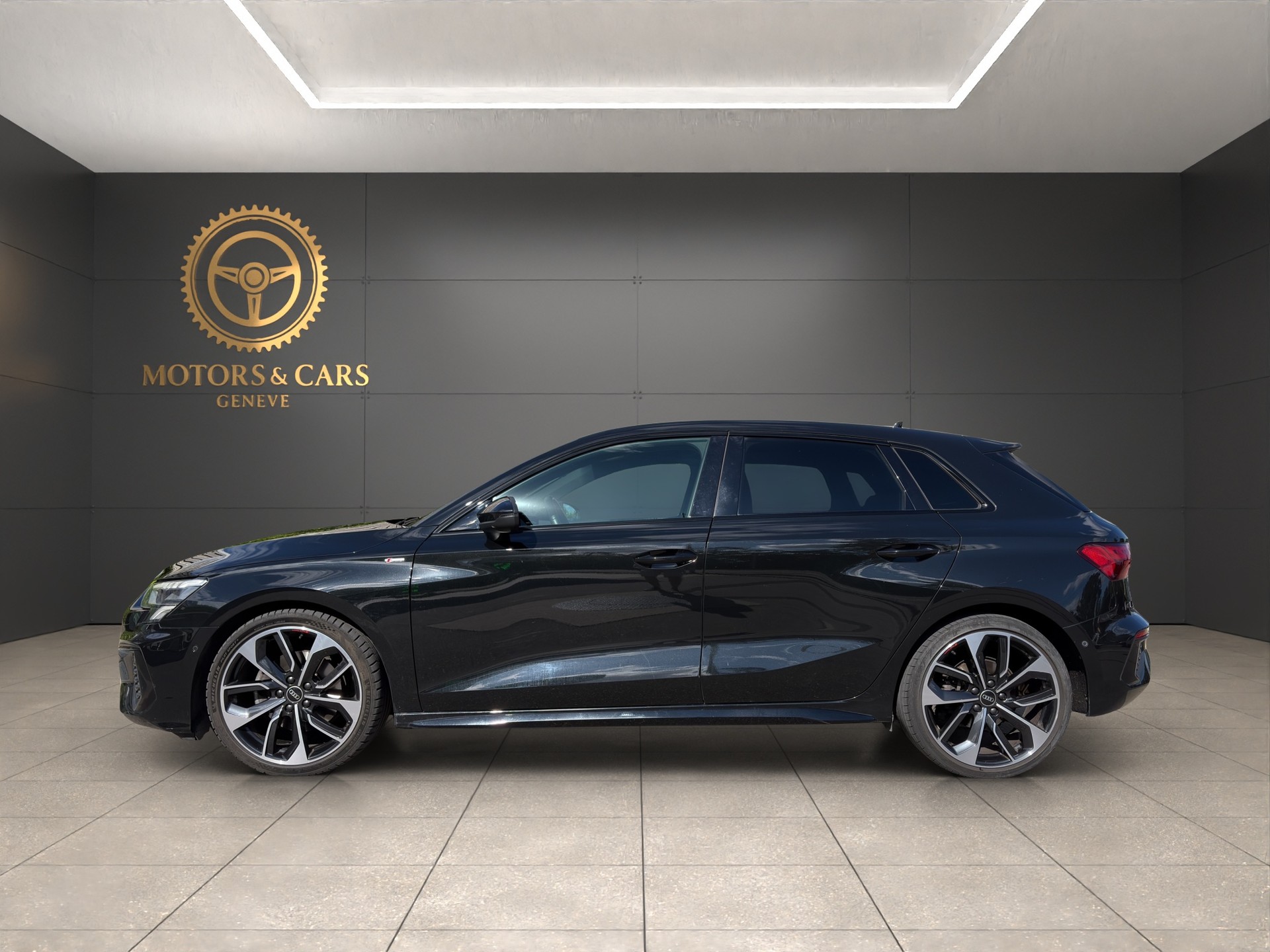 AUDI A3 Sportback 35 TFSI S line S-tronic-image-4