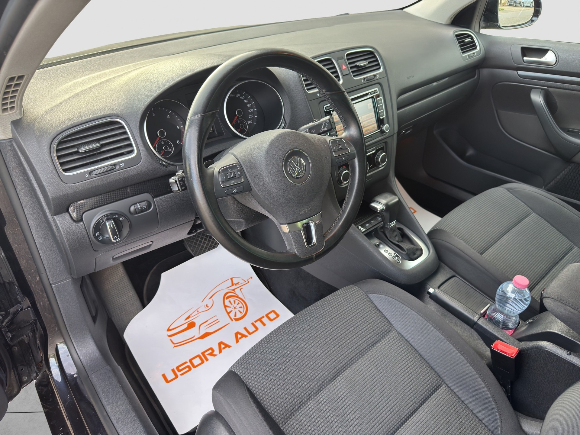 VW Golf Variant 1.6 TDI BMT Team DSG-image-11