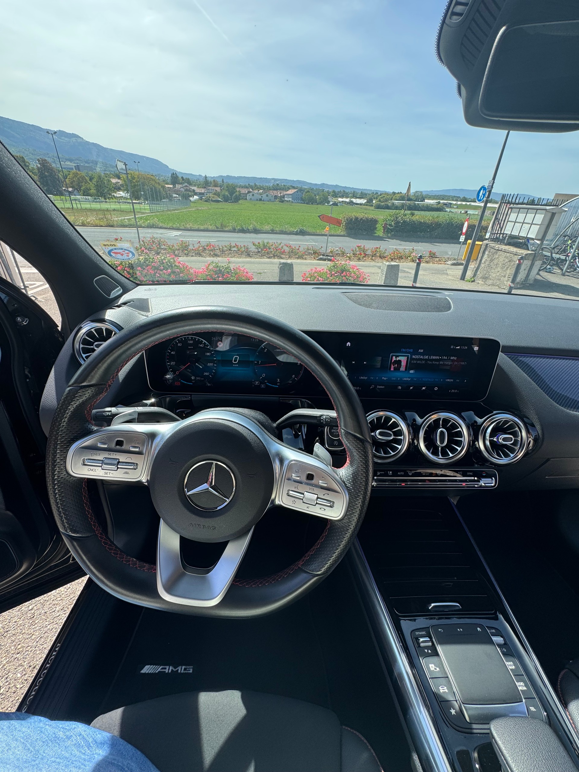 MERCEDES-BENZ GLA 220 d AMG Line 4matic-image-3