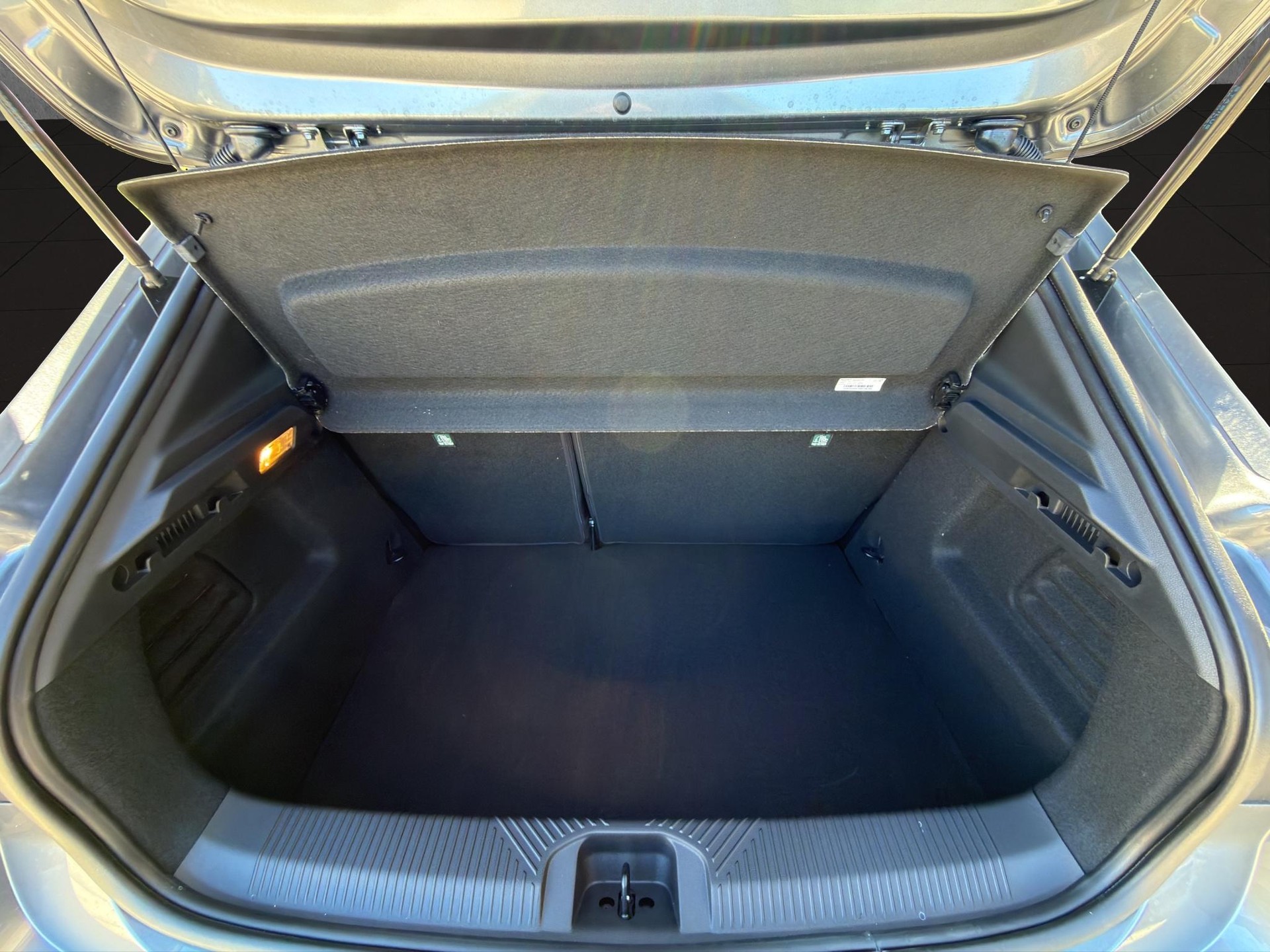 RENAULT Clio 1.8 E-Tech techno-image-11