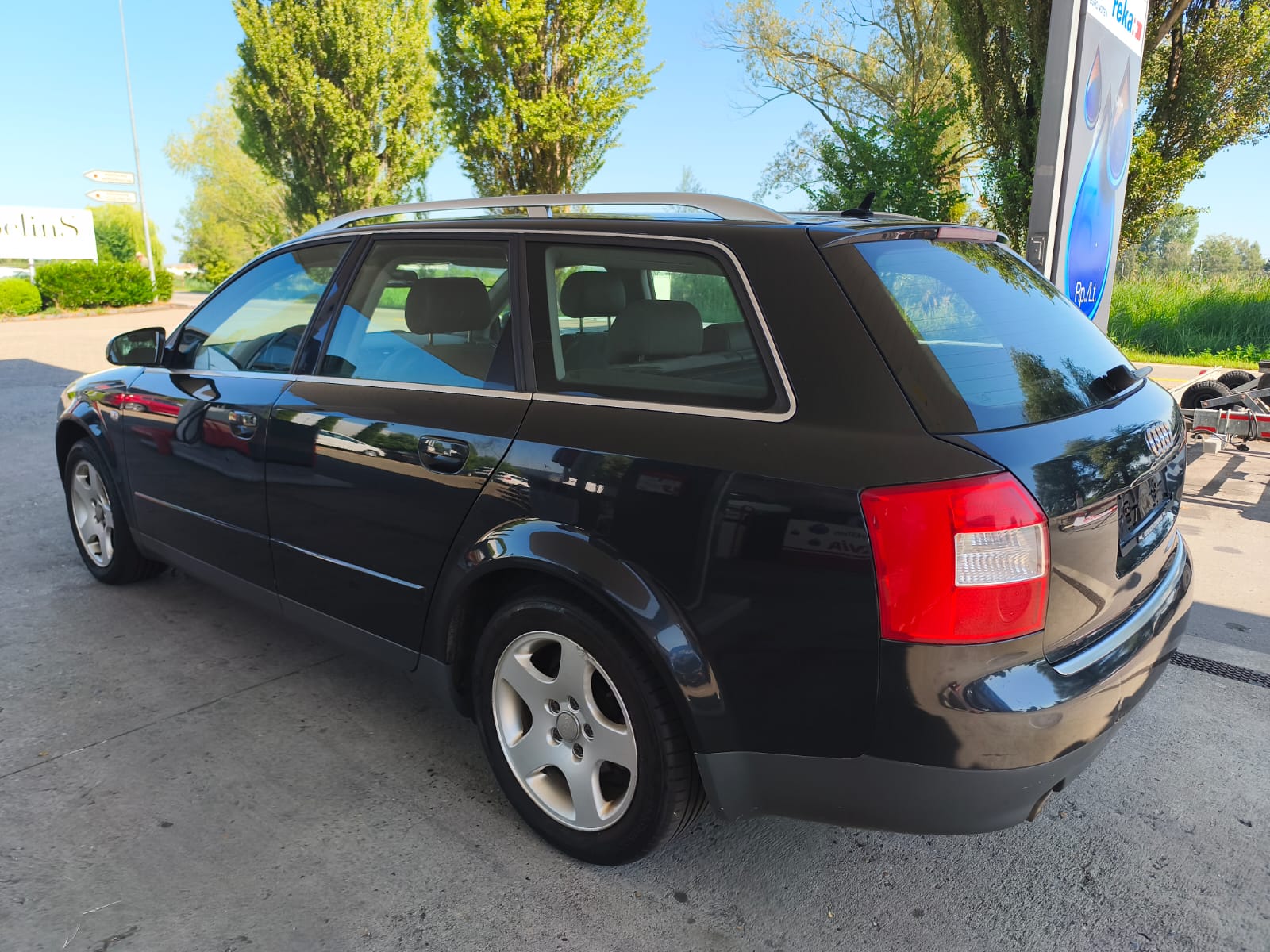 AUDI A4 Avant 3.0 V6-image-2