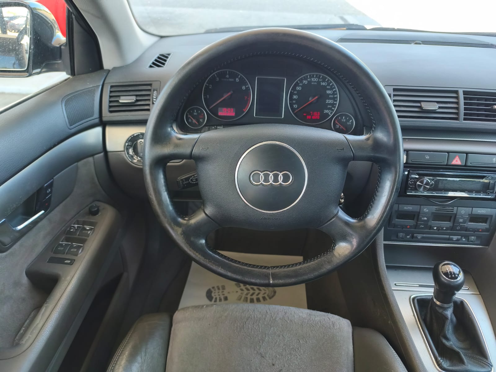 AUDI A4 Avant 3.0 V6-image-15