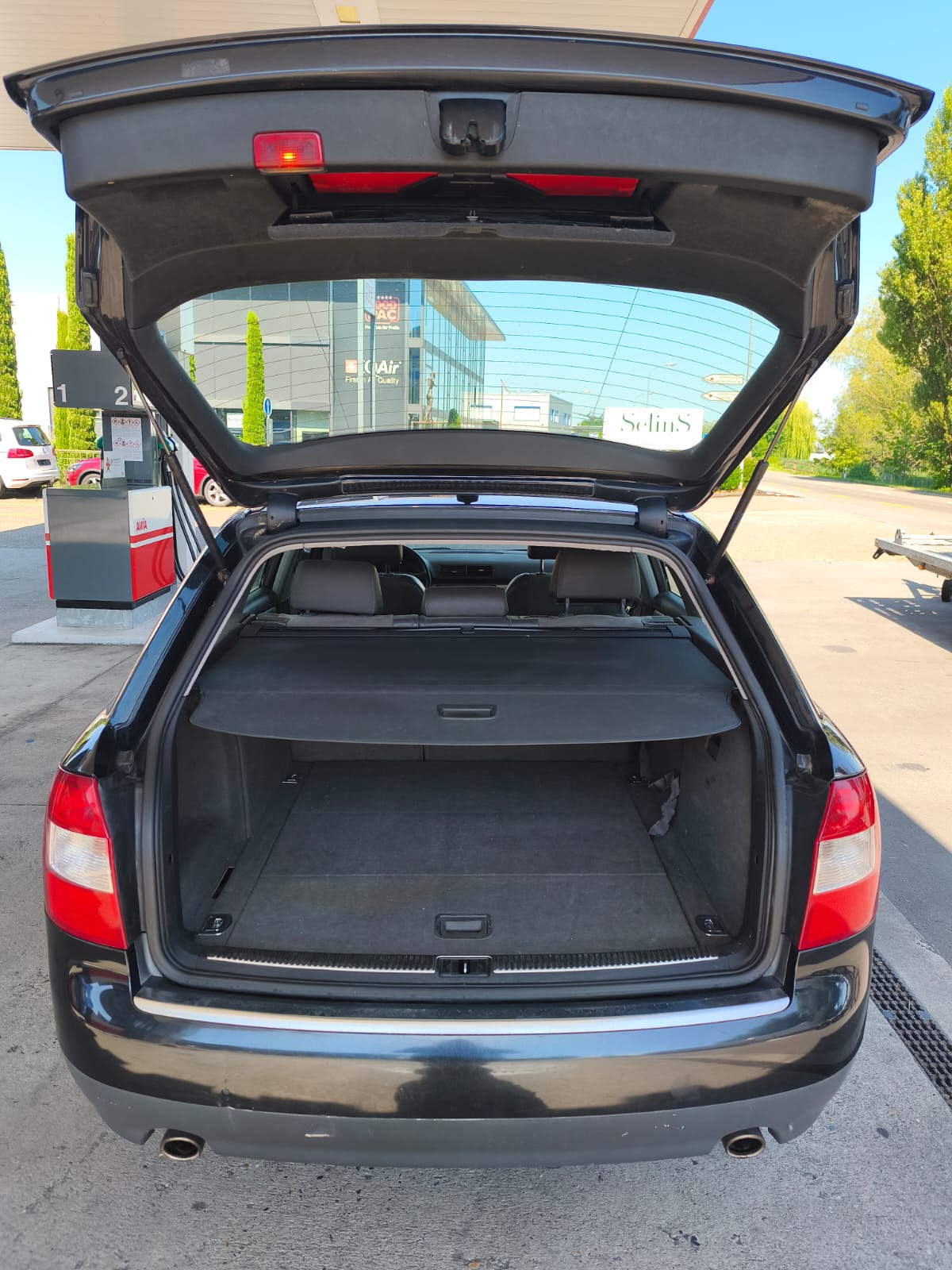 AUDI A4 Avant 3.0 V6-image-10