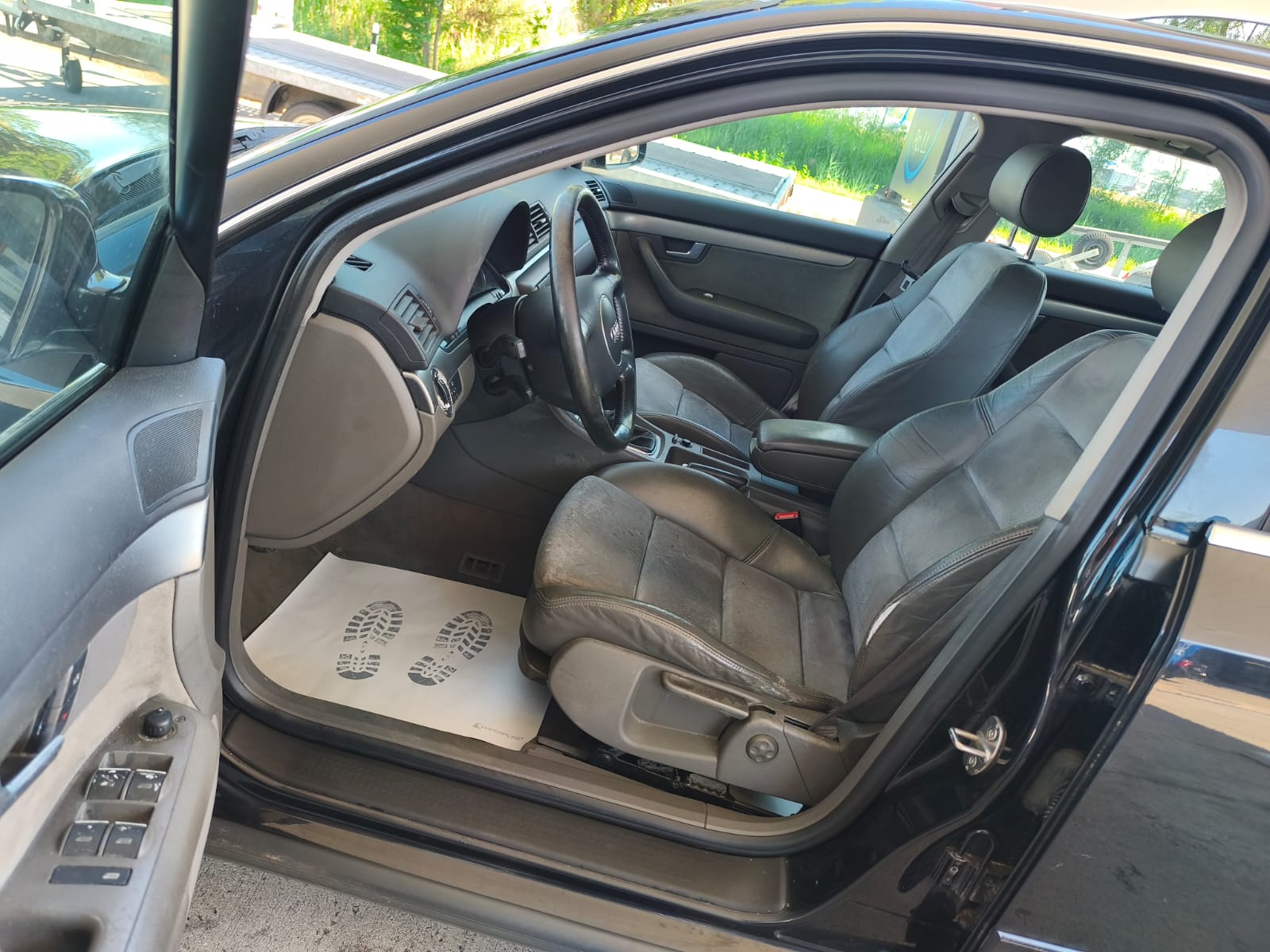 AUDI A4 Avant 3.0 V6-image-9