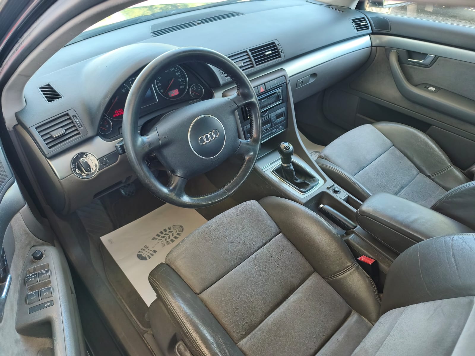 AUDI A4 Avant 3.0 V6-image-7