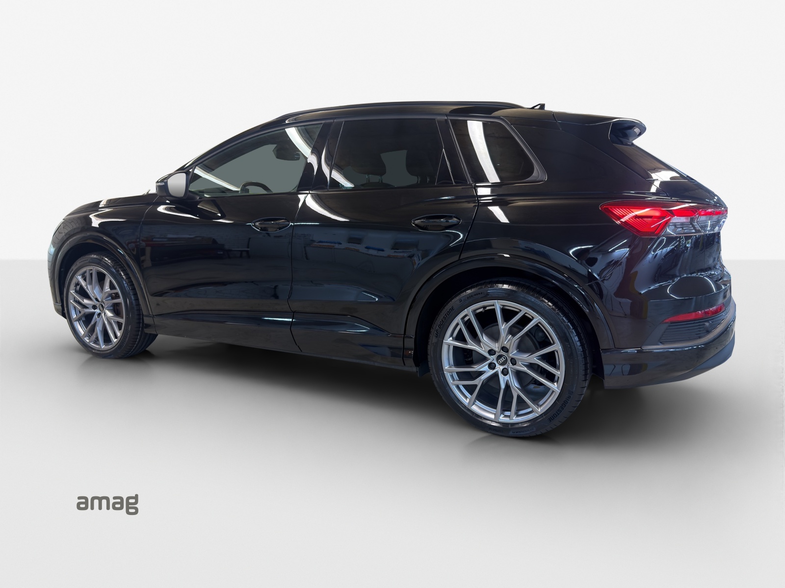 AUDI Q4 e-tron 50 quattro-image-2