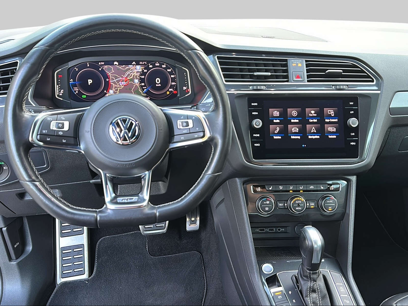 VW Tiguan 2.0 TDI SCR Highline 4Motion DSG-image-13
