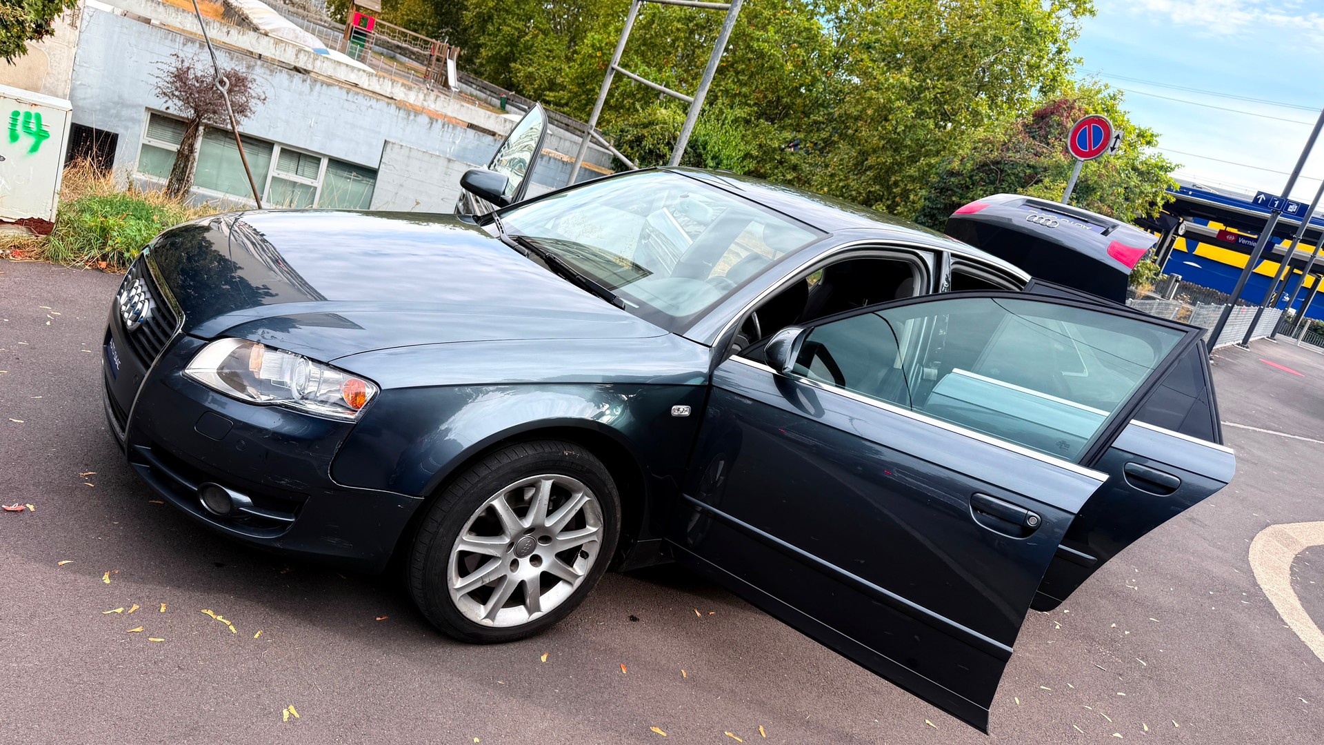 AUDI A4 Limousine 3.0 V6 TDI quattro-image-11