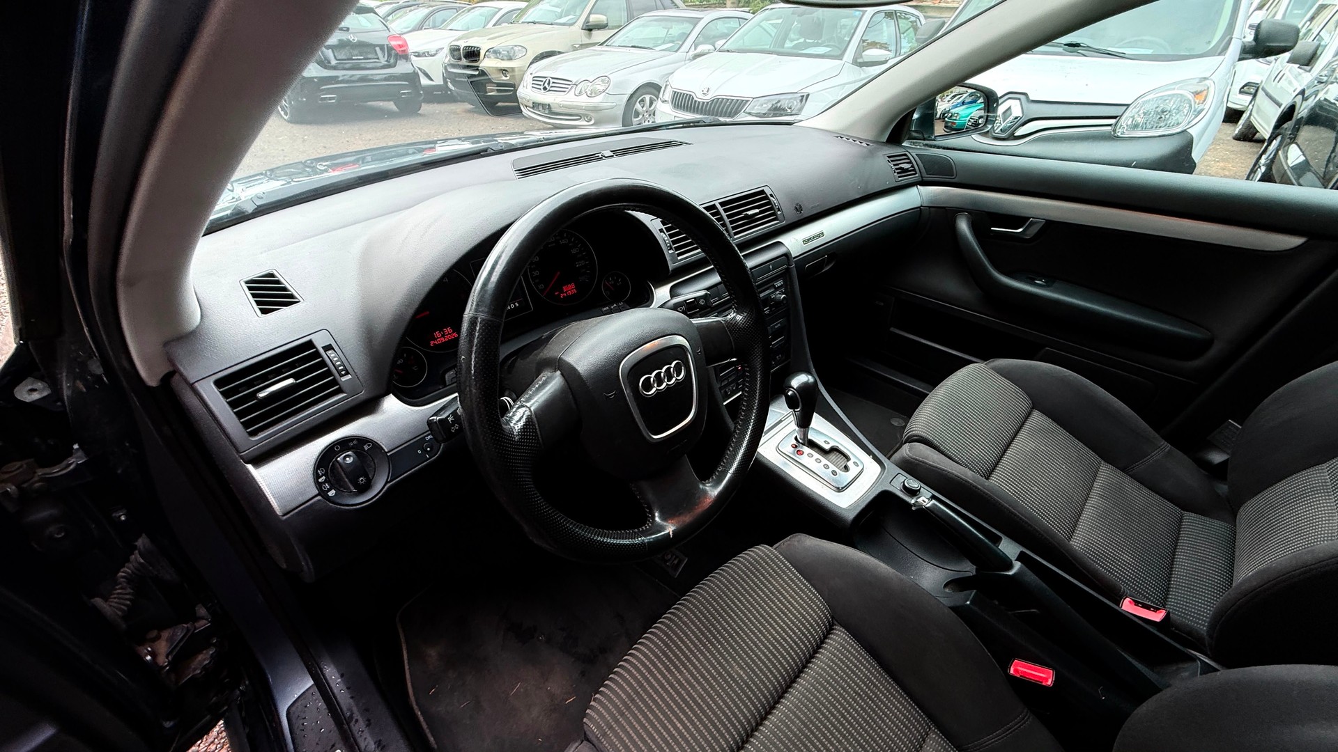 AUDI A4 Limousine 3.0 V6 TDI quattro-image-6