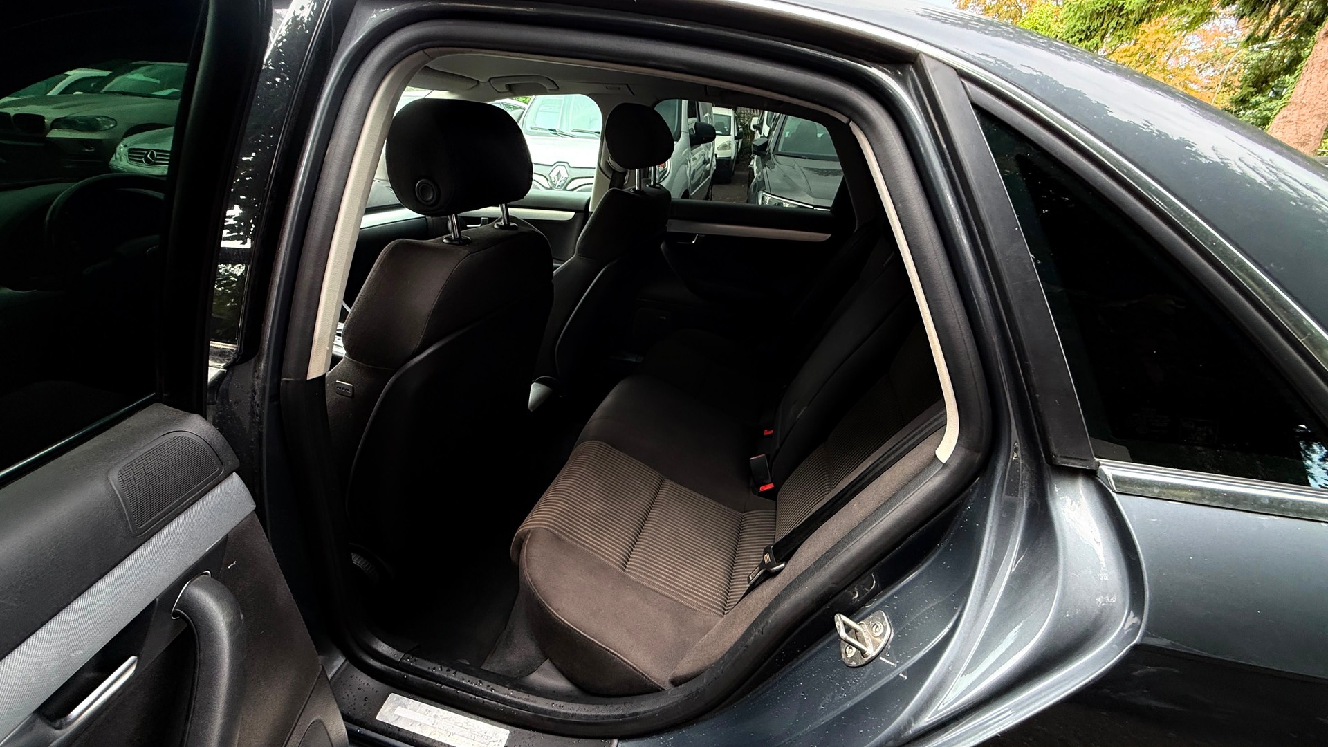 AUDI A4 Limousine 3.0 V6 TDI quattro-image-7