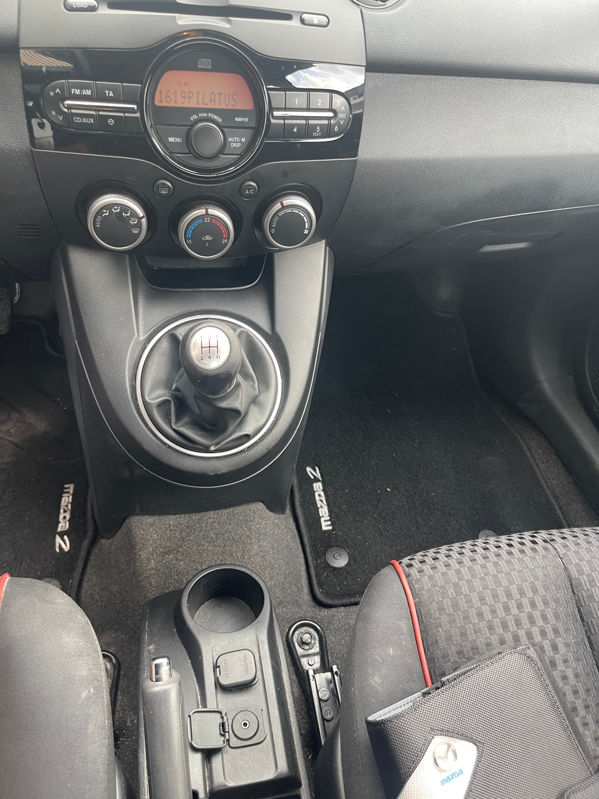 MAZDA 2 1.5i 16V Sport-image-4