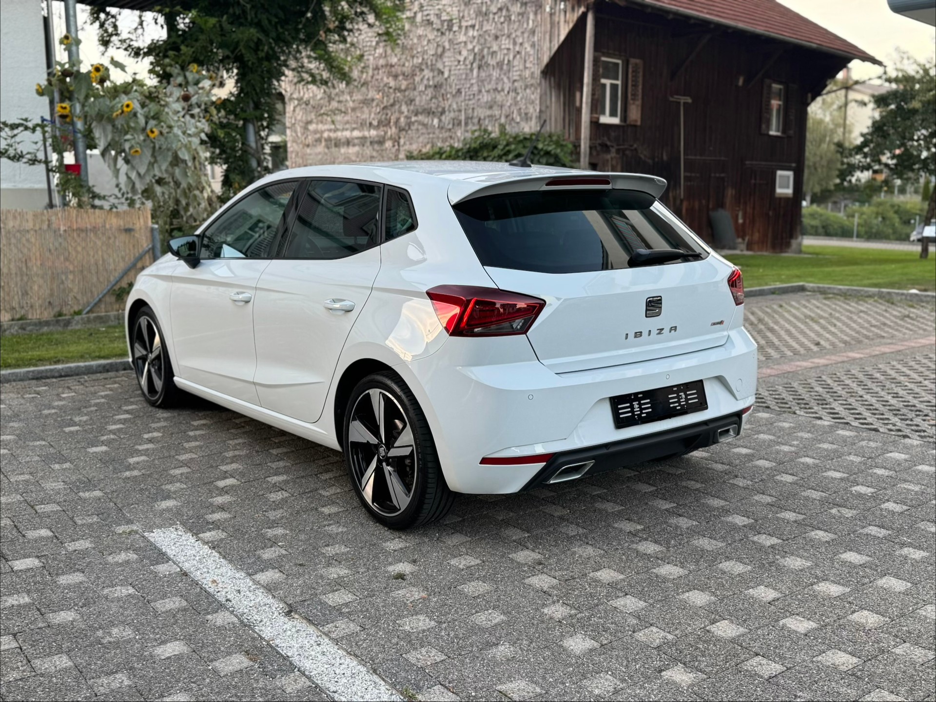 SEAT Ibiza 1.0 EcoTSI DSG Swiss FR-image-6