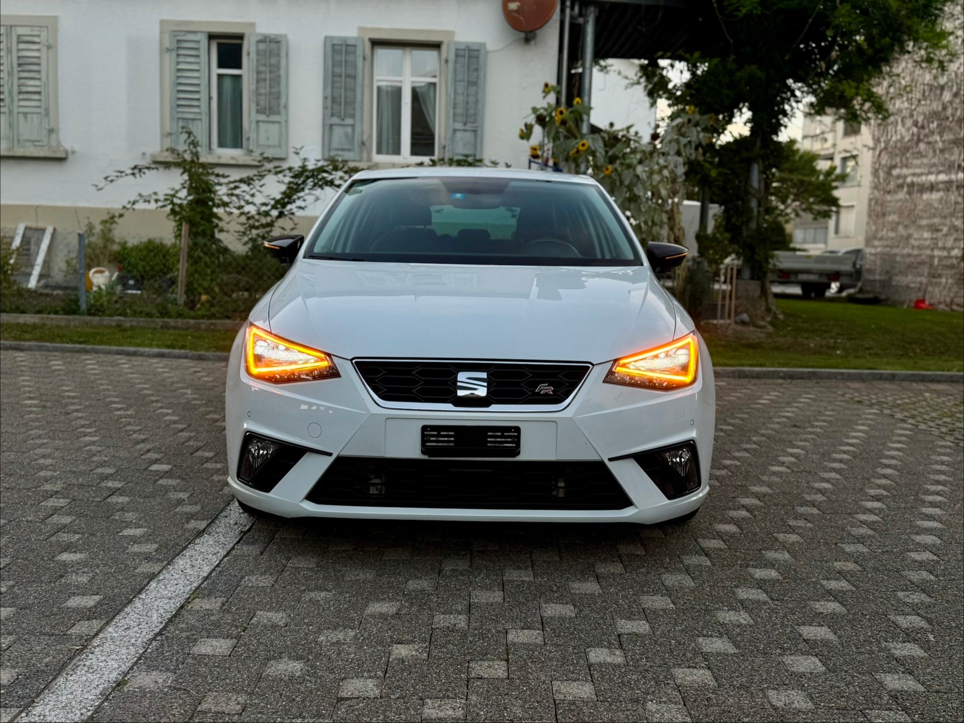 SEAT Ibiza 1.0 EcoTSI DSG Swiss FR-image-1