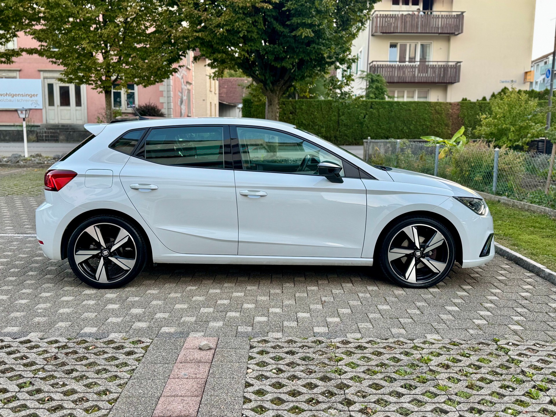 SEAT Ibiza 1.0 EcoTSI DSG Swiss FR-image-3