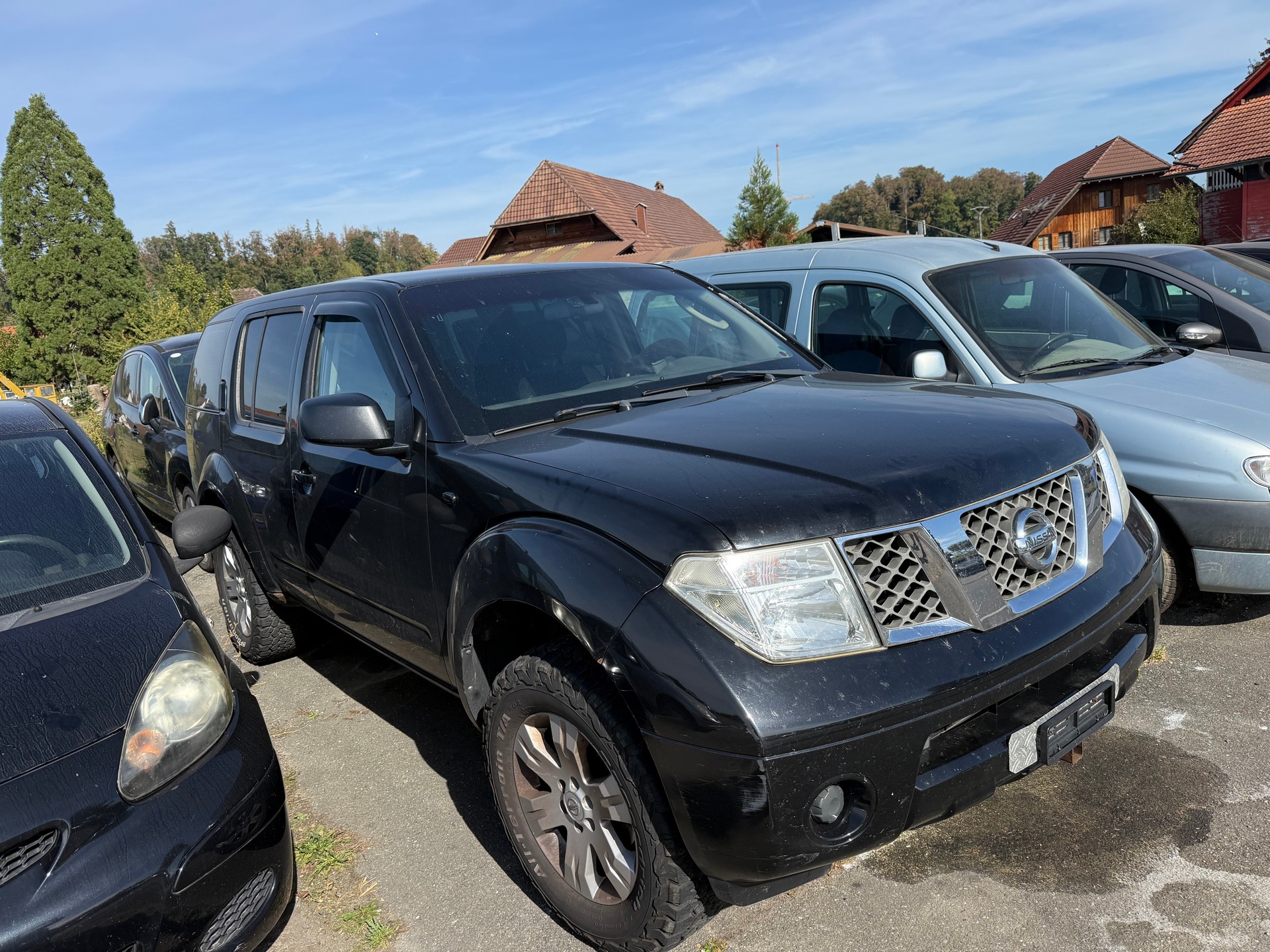 NISSAN Pathfinder 2.5 dCi XE-image-1