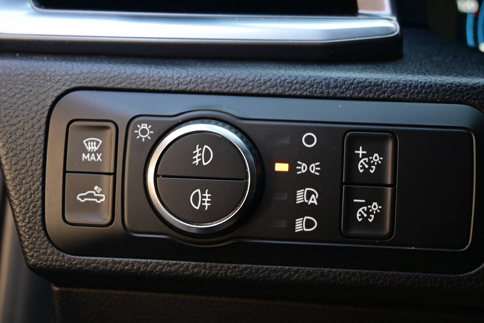VW Amarok DKab. Pick-up 2.0 TDI 205 Life 4m-image-12