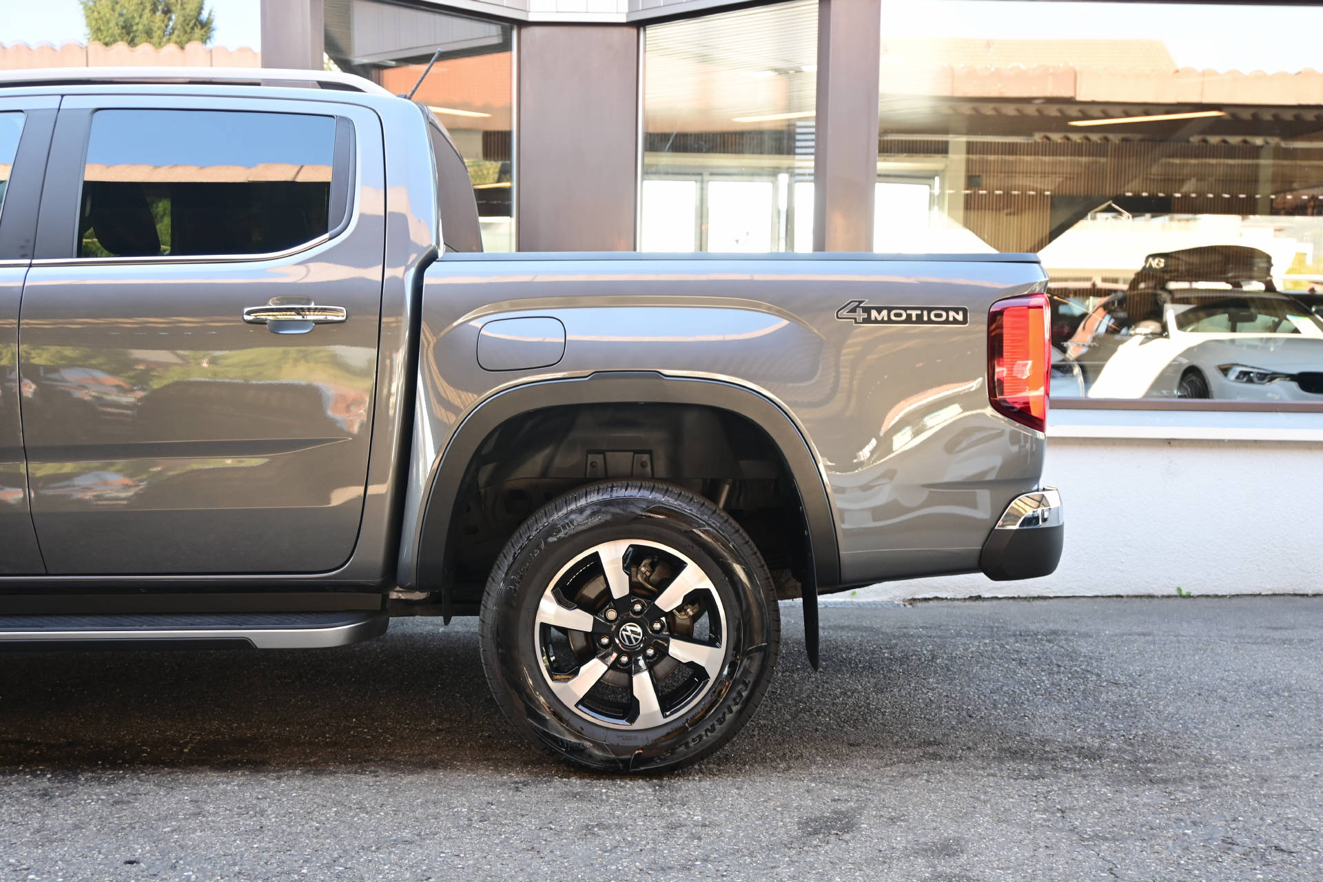 VW Amarok DKab. Pick-up 2.0 TDI 205 Life 4m-image-5