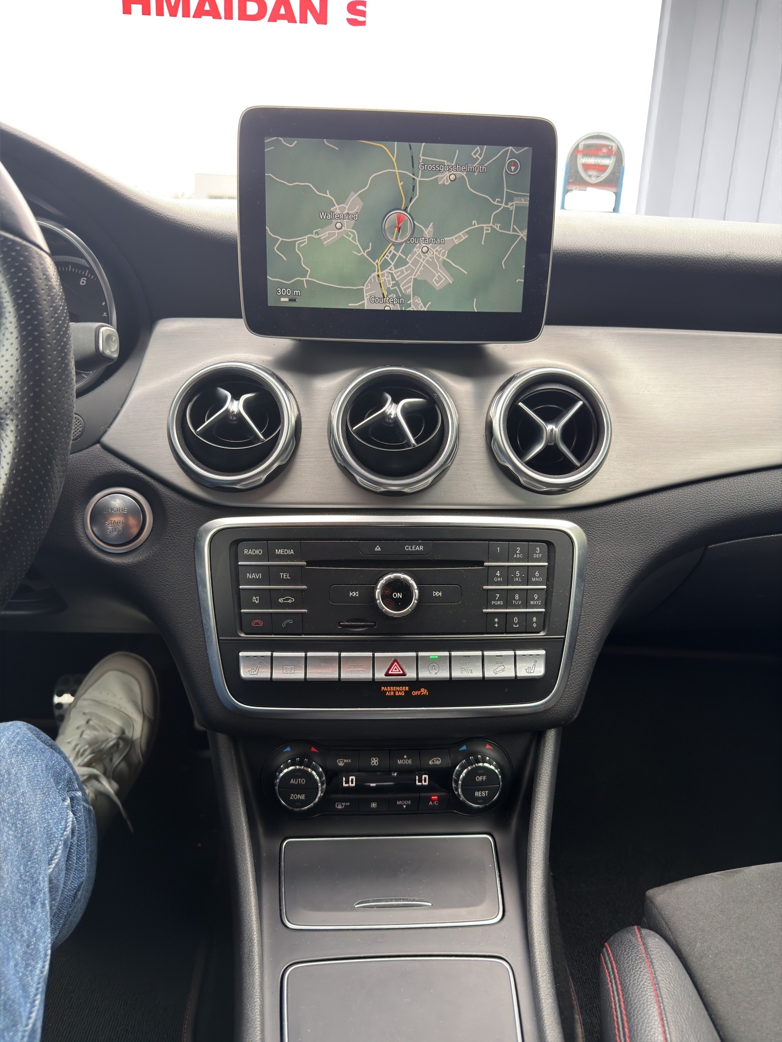 MERCEDES-BENZ GLA 220 4Matic 7G-DCT-image-7