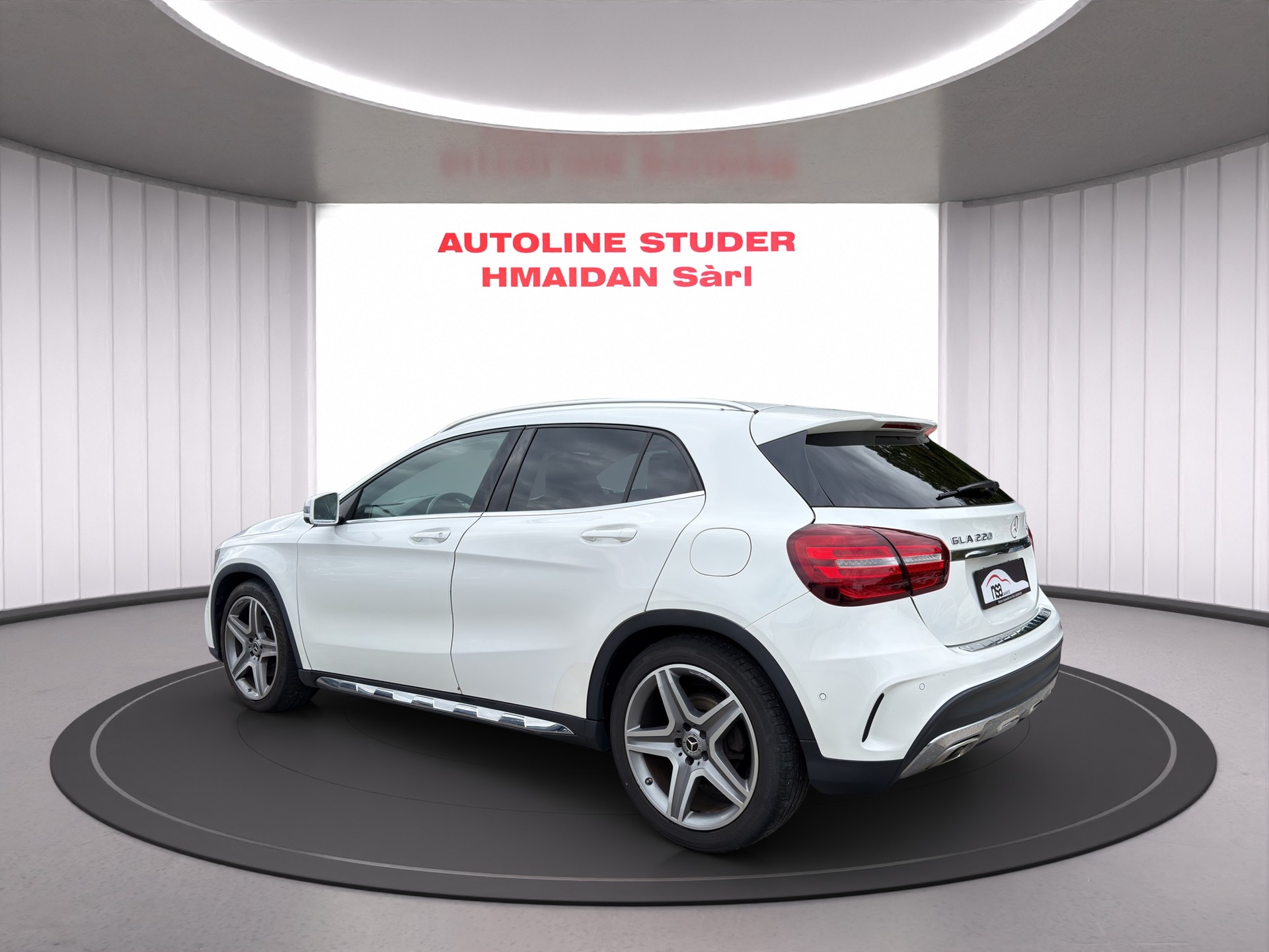 MERCEDES-BENZ GLA 220 4Matic 7G-DCT-image-1