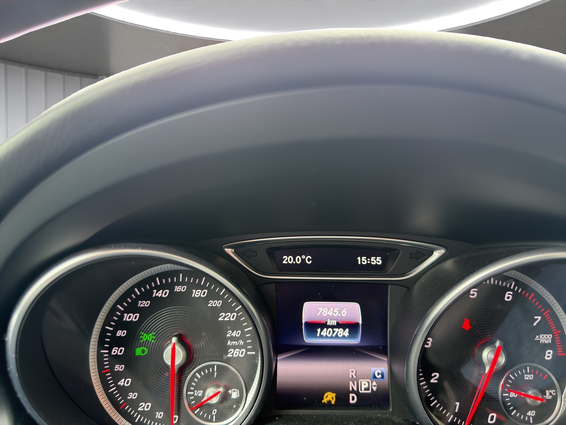 MERCEDES-BENZ GLA 220 4Matic 7G-DCT-image-9