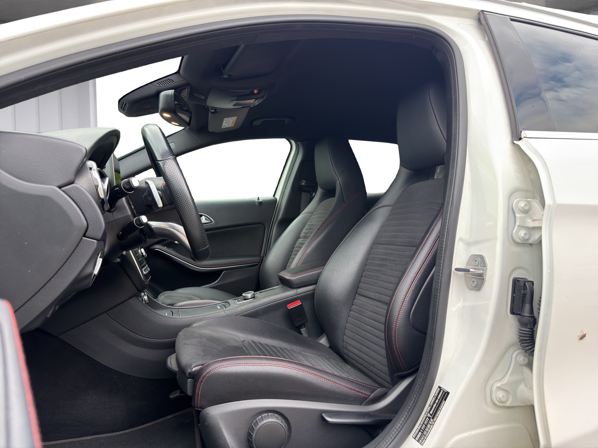 MERCEDES-BENZ GLA 220 4Matic 7G-DCT-image-8