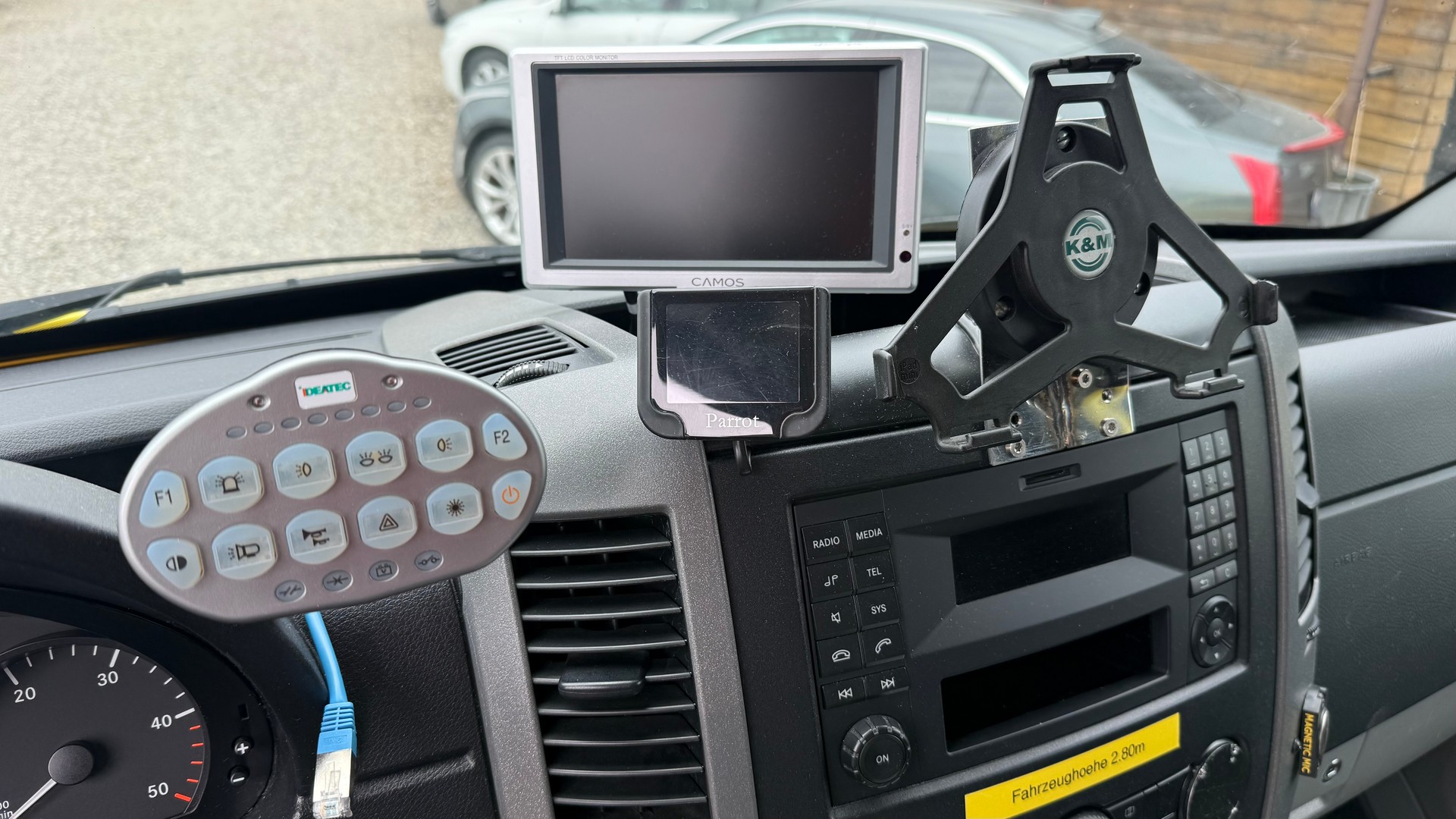 MERCEDES-BENZ Sprinter AMBULANZ 4X4-image-25
