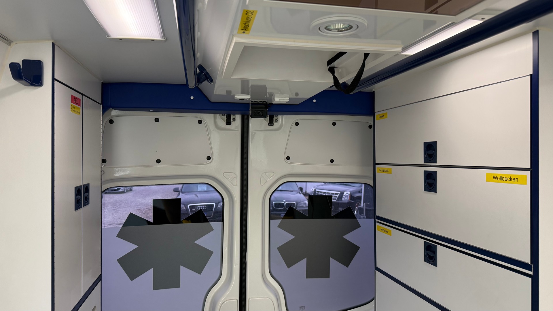 MERCEDES-BENZ Sprinter AMBULANZ 4X4-image-12