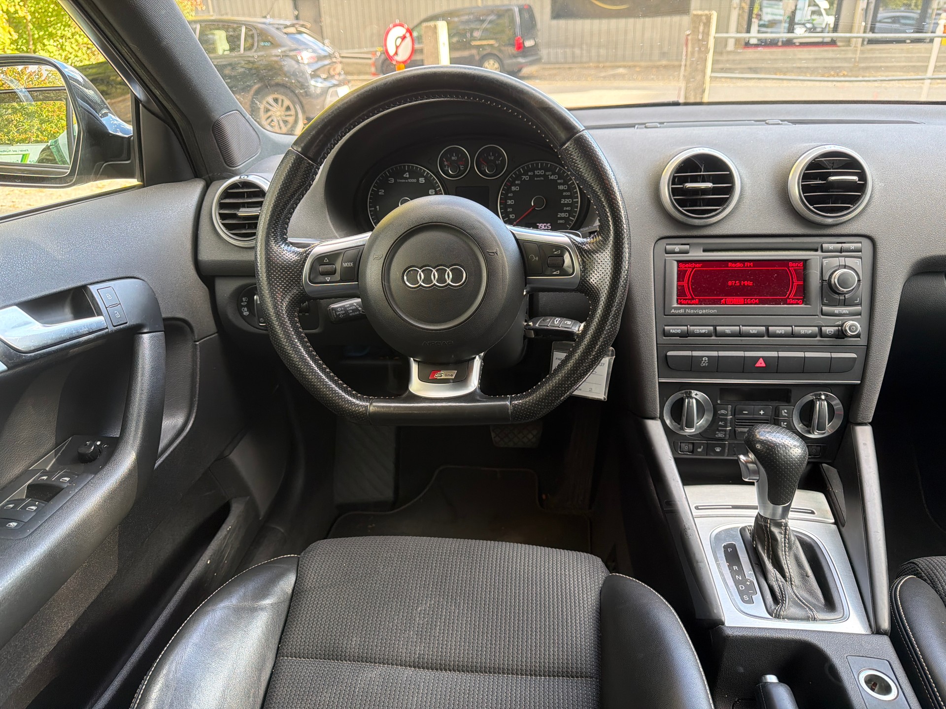 AUDI A3 Sportback 2.0 TFSI Style S-tronic * Teil-Leder * Navigation * Xenon * Klima-auto * Tempomat * PDC H *-image-3