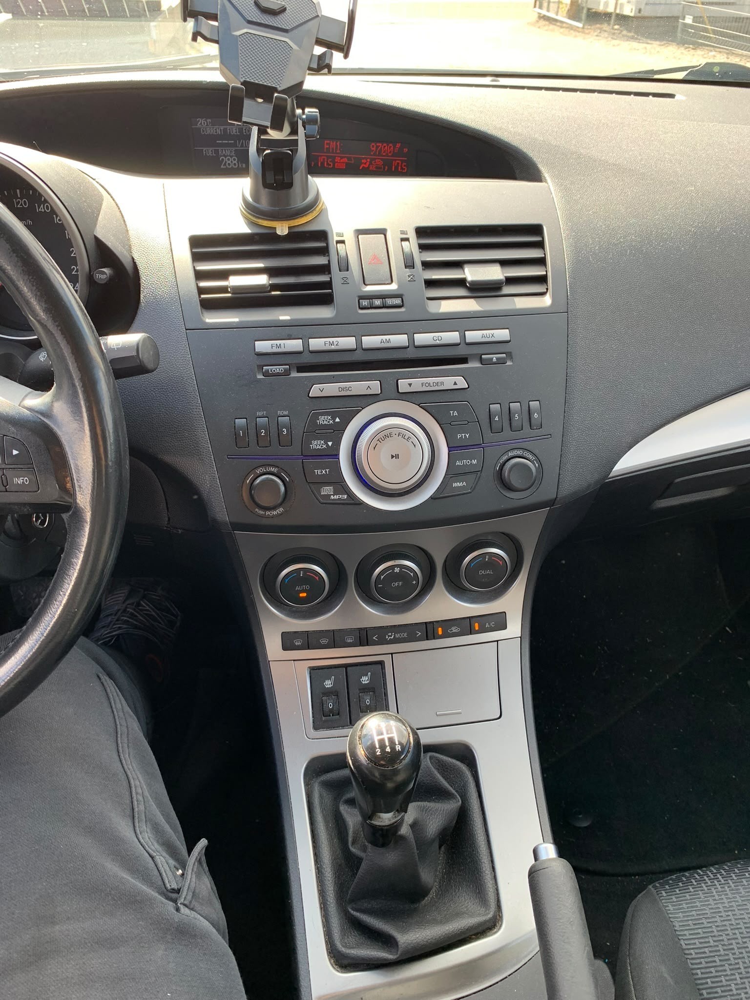 MAZDA 3 1.6 16V Confort (Klimatronik * Alufelgen * Sensoren * Sitzheizung * Multilenkrad * BO4)-image-10